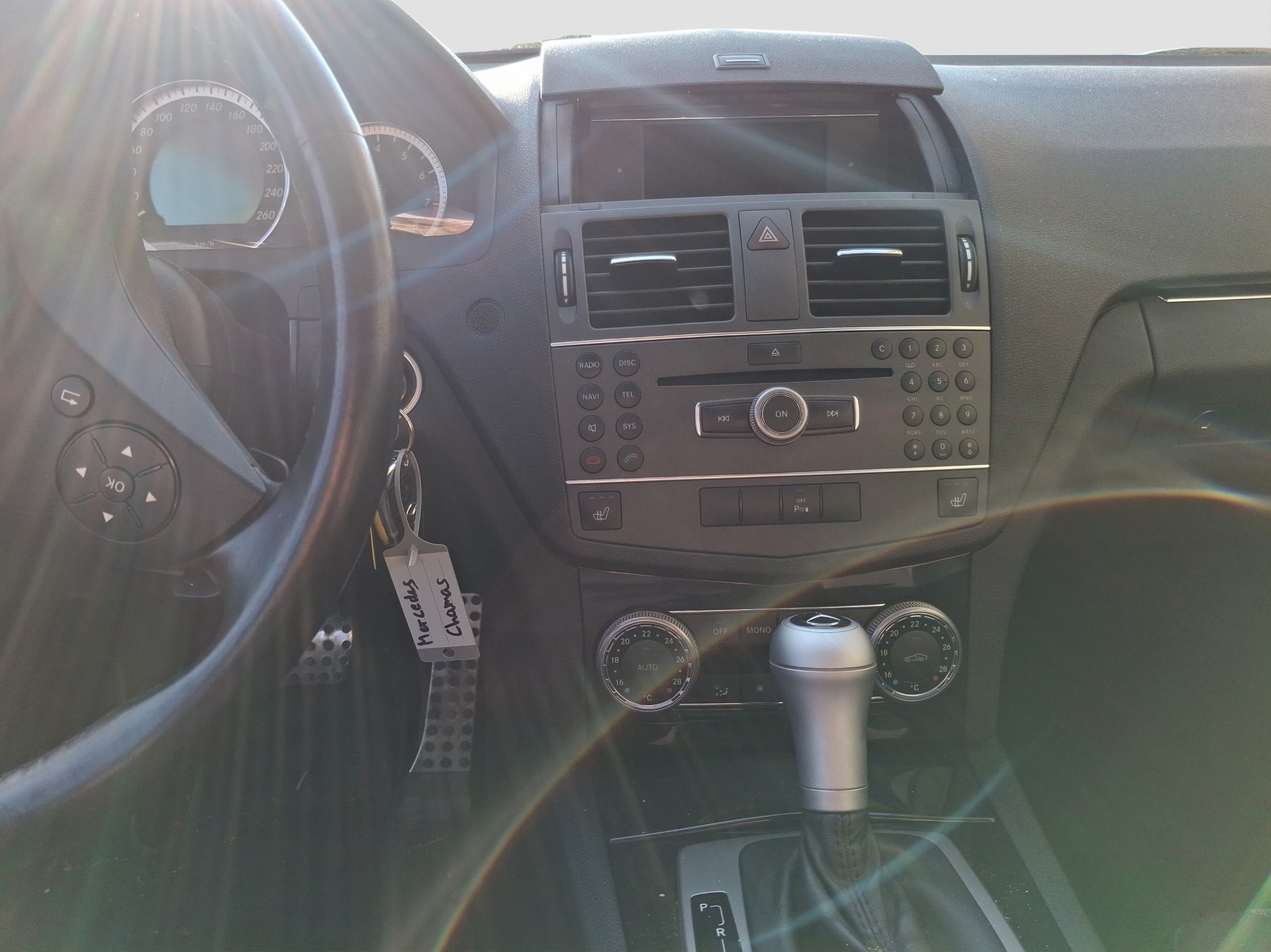 MERCEDES-BENZ C 200 CGI BlueEfficiency Automatic-image-8