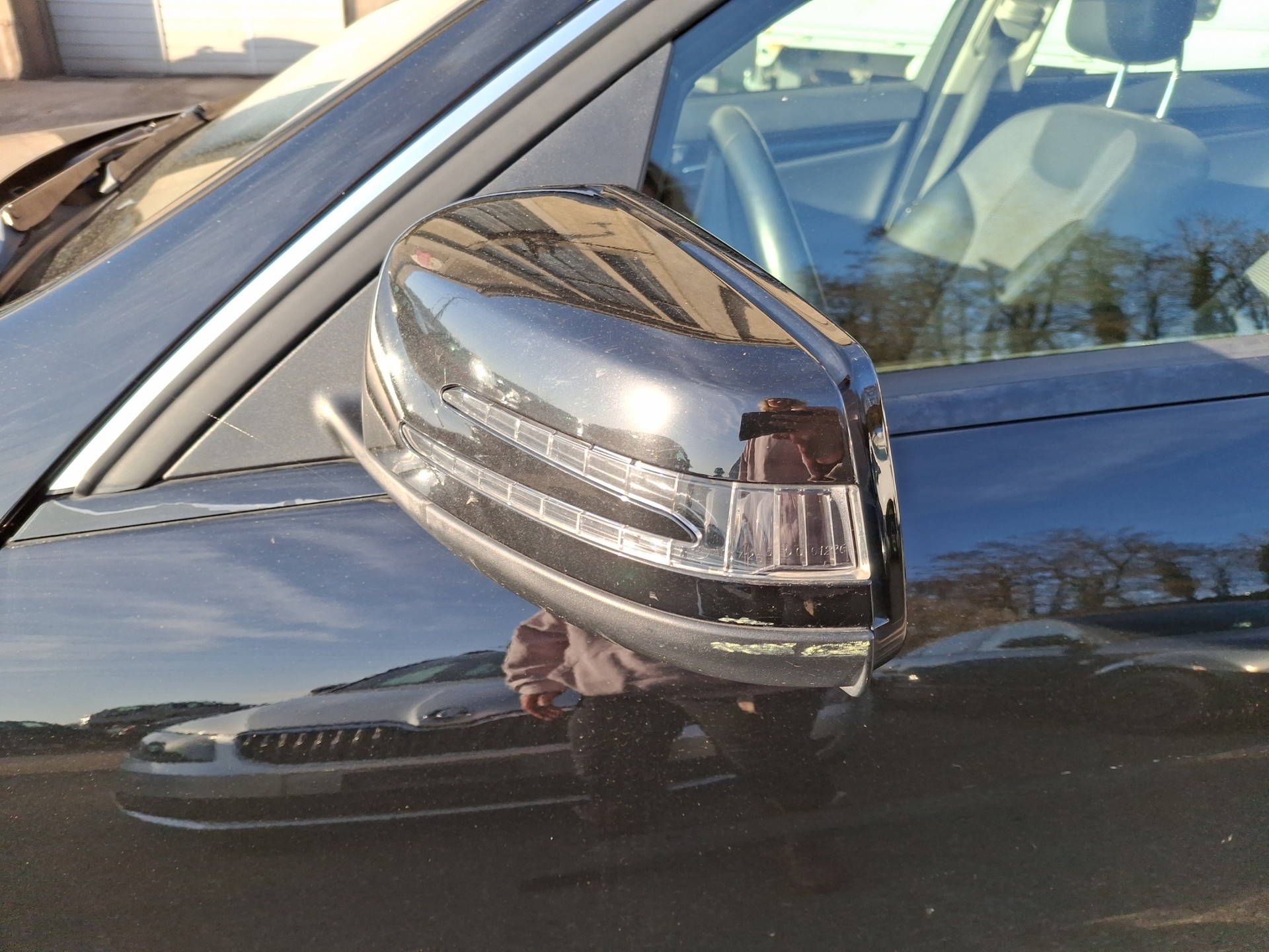 MERCEDES-BENZ C 200 CGI BlueEfficiency Automatic-image-11