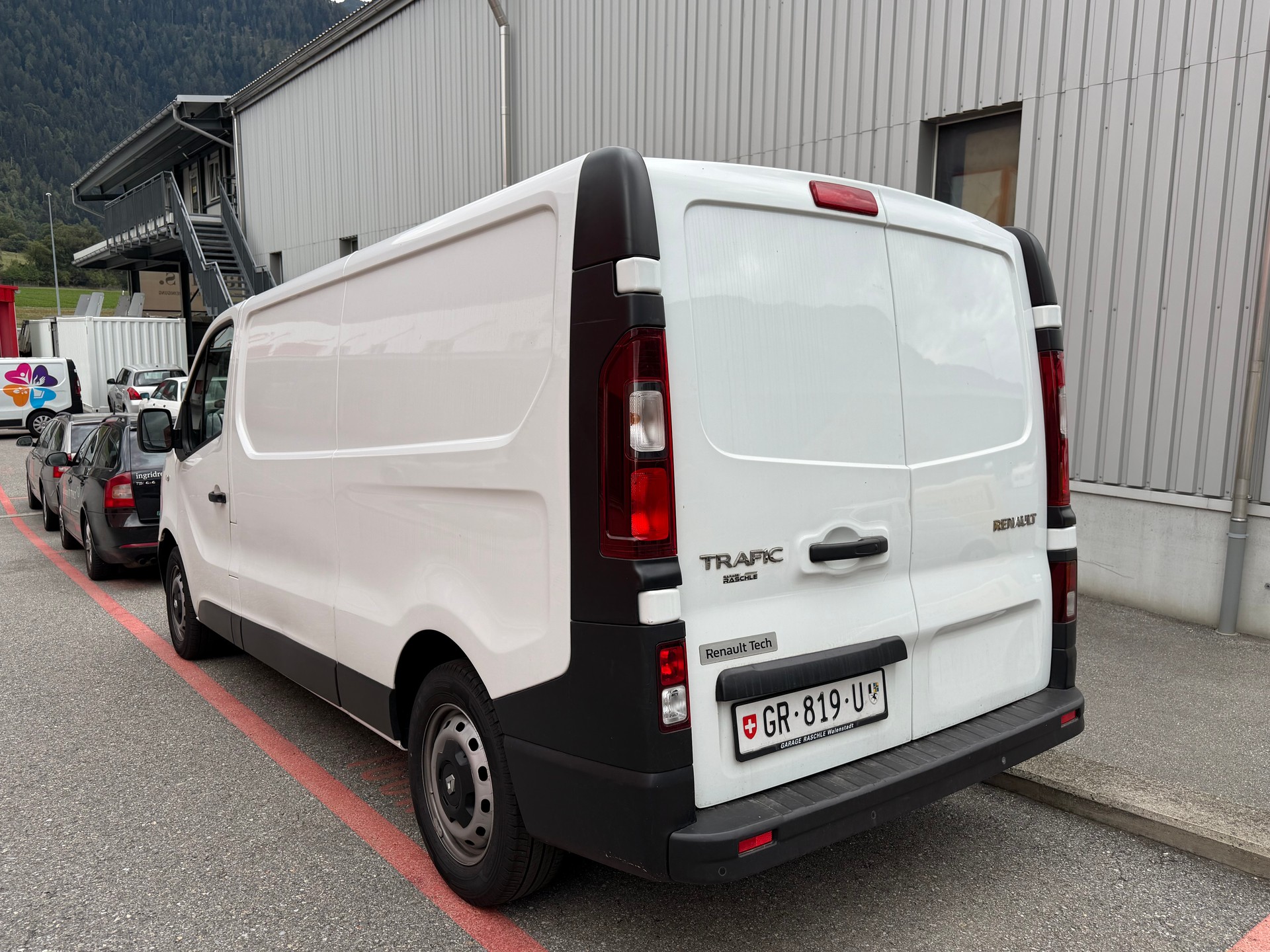 RENAULT Trafic 2.0 dCi 120 3.0t Business L2H1-image-9
