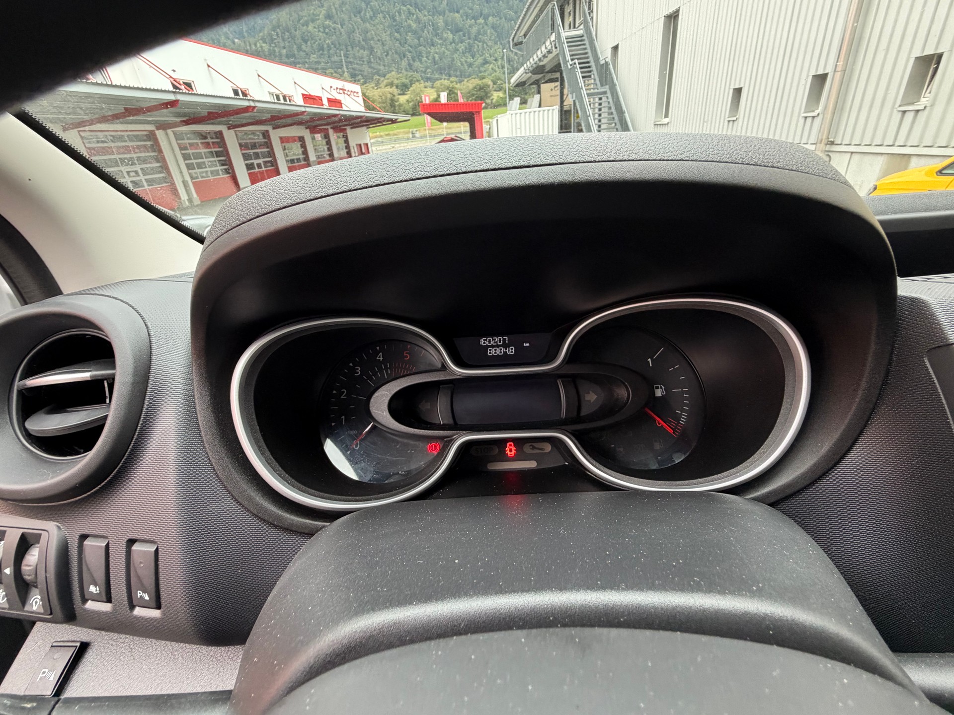 RENAULT Trafic 2.0 dCi 120 3.0t Business L2H1-image-6