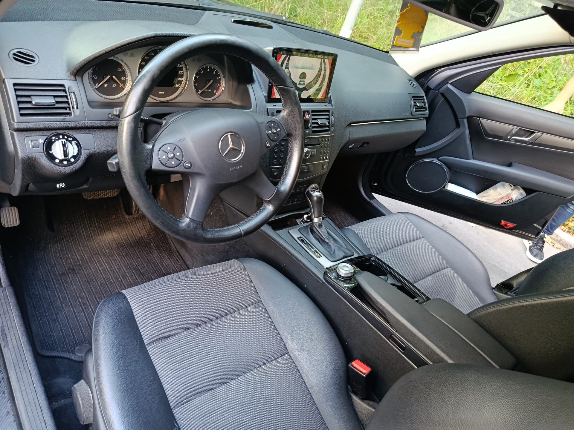 MERCEDES-BENZ C 200 Kompressor Avantgarde Automatic-image-4