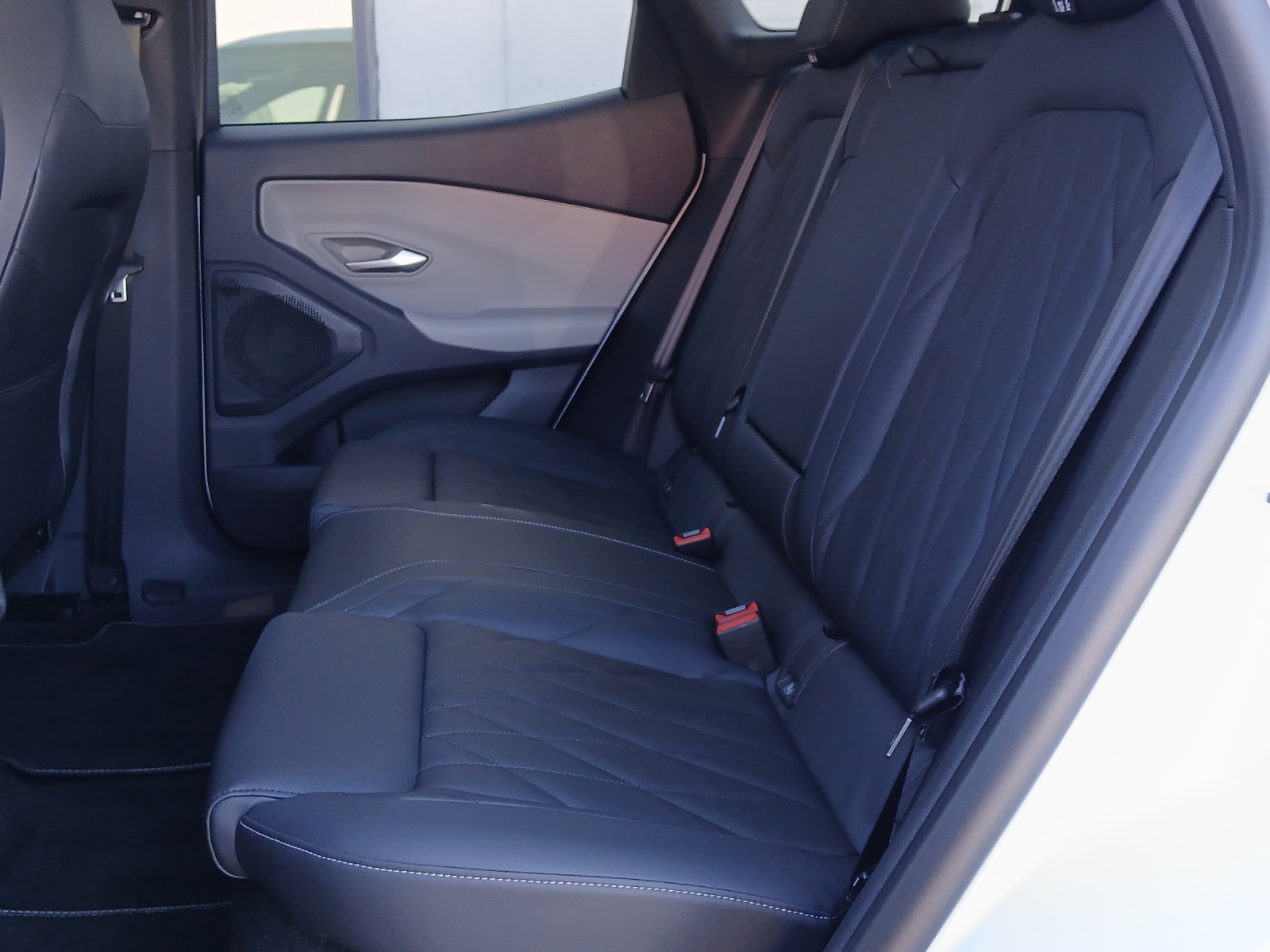 FORD Explorer Extended Range Premium AWD-image-9