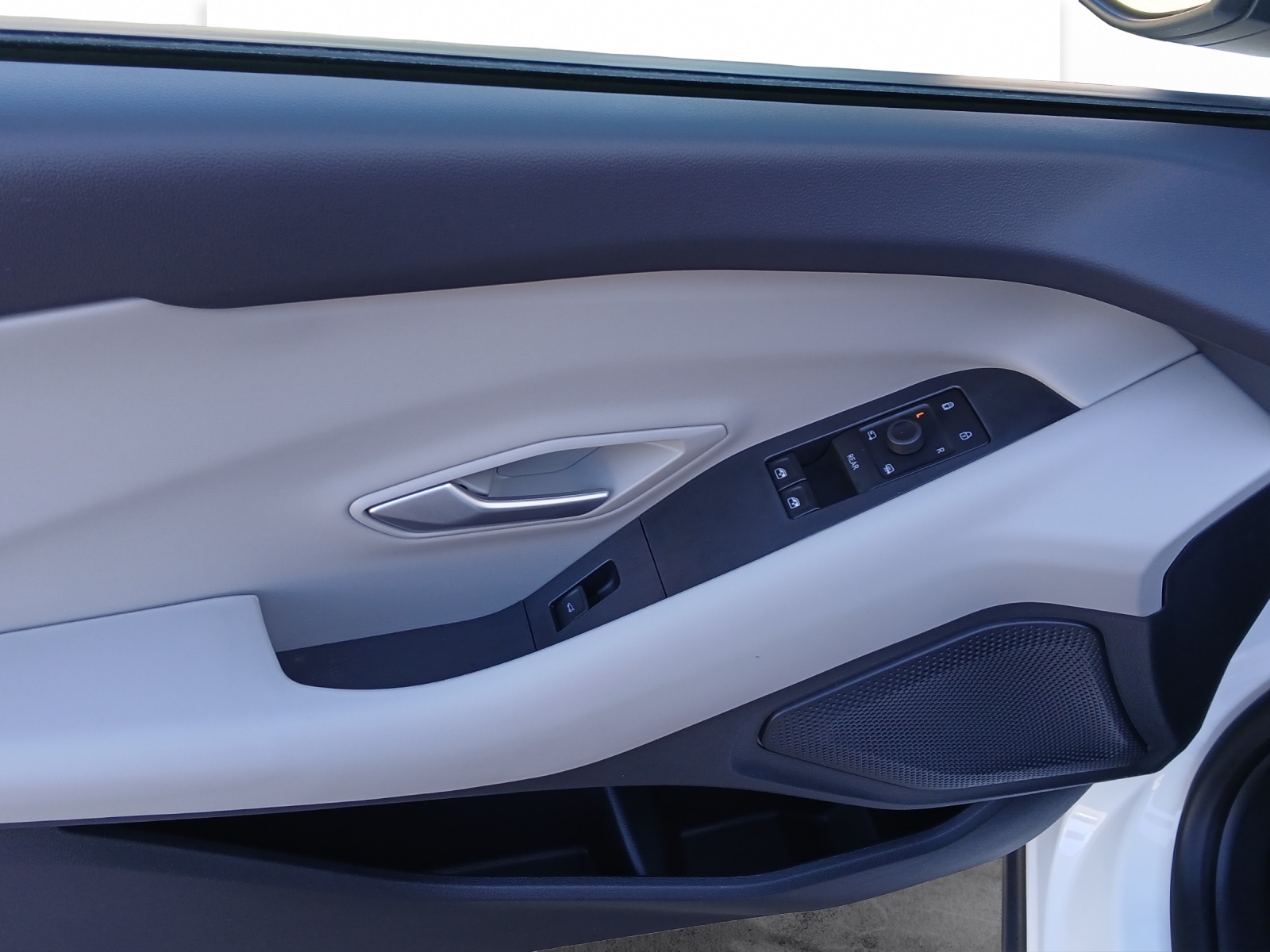 FORD Explorer Extended Range Premium AWD-image-14