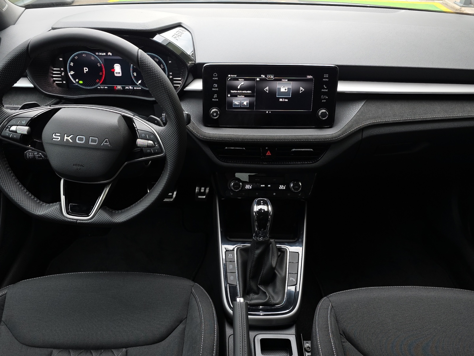 SKODA Fabia 1.0 TSI Dynamic DSG-image-8