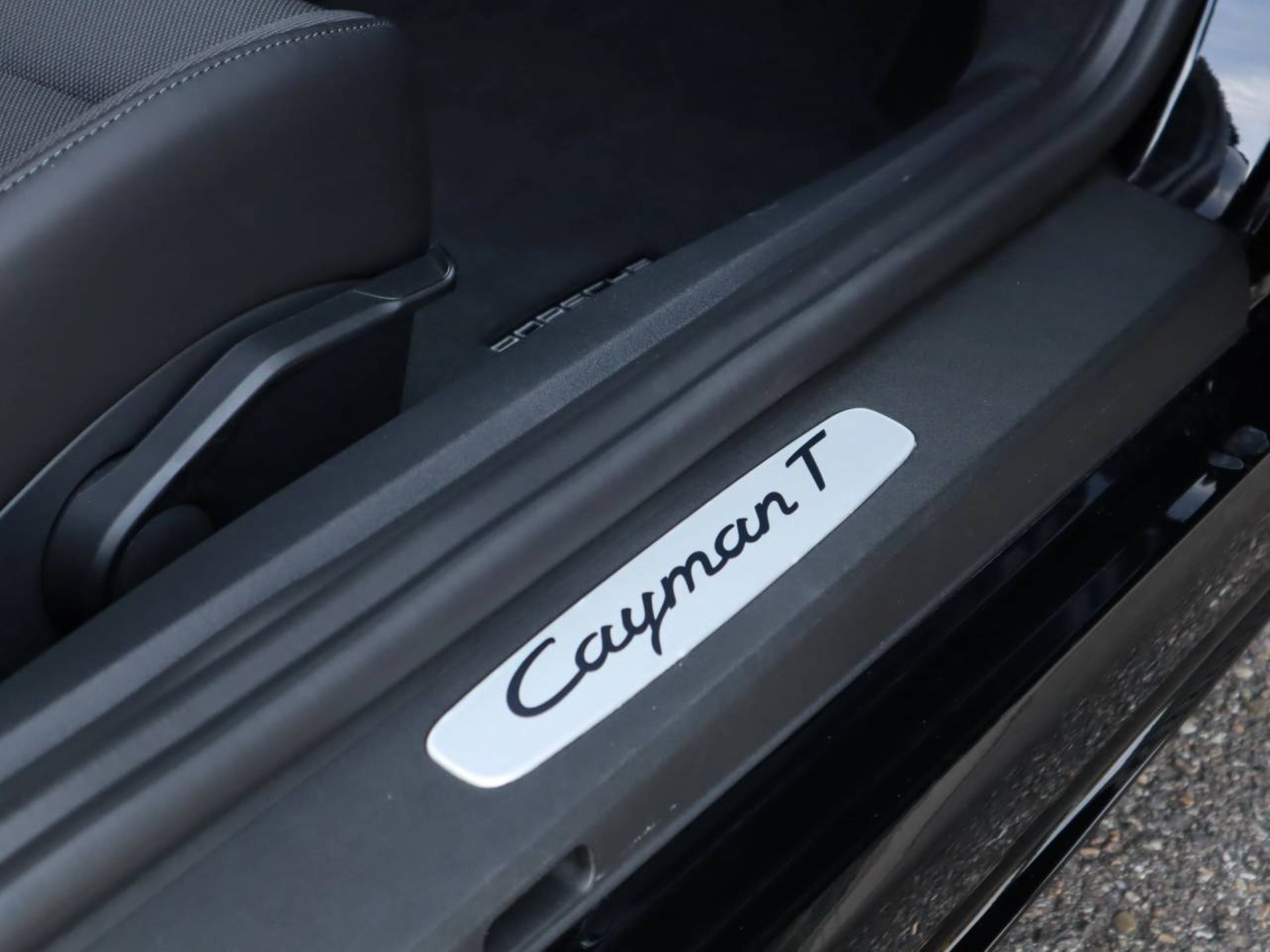 PORSCHE 718 Cayman T-image-19
