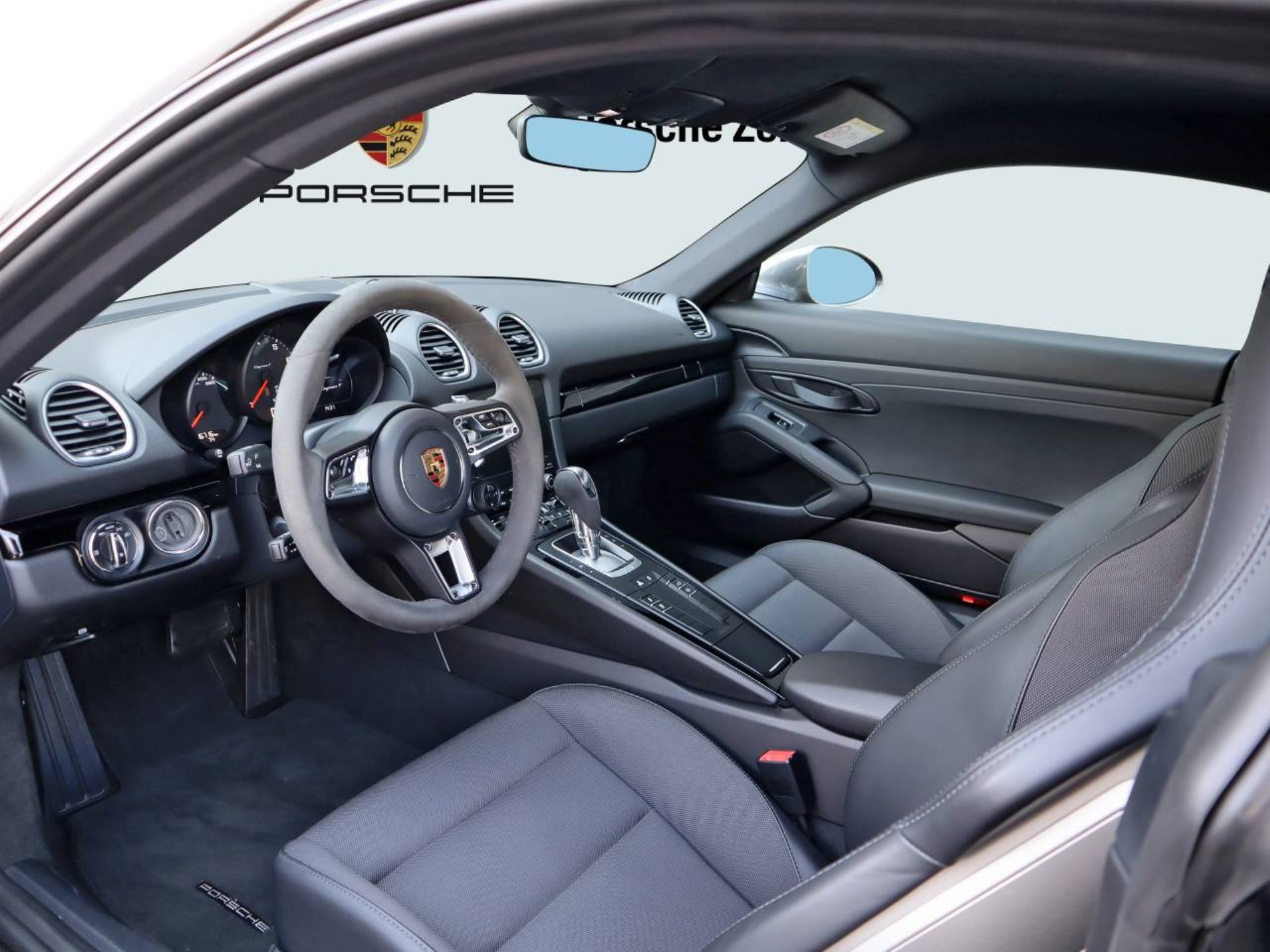 PORSCHE 718 Cayman T-image-3