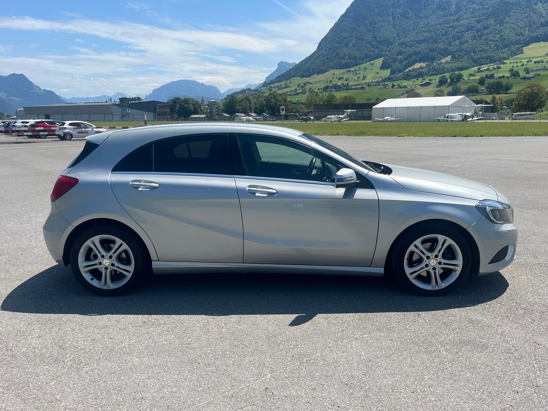 MERCEDES-BENZ A 200 Urban 7G-DCT-image-4
