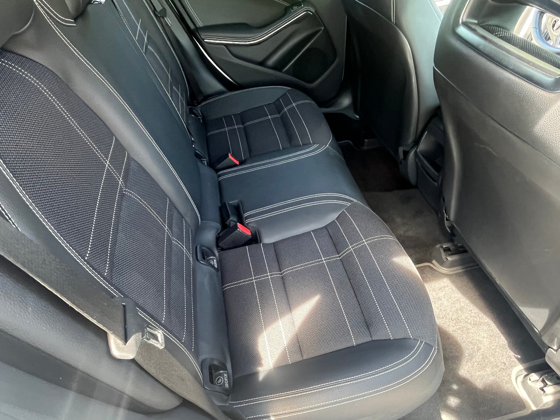 MERCEDES-BENZ A 200 Urban 7G-DCT-image-11