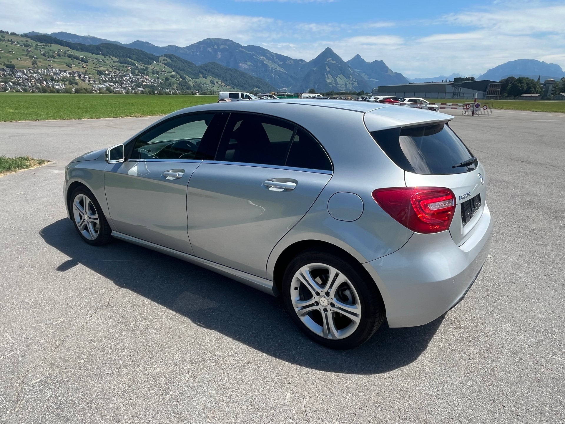MERCEDES-BENZ A 200 Urban 7G-DCT-image-12