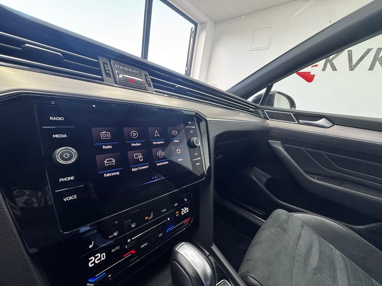 VW Passat 2.0 TDI BMT Elegance 4Motion DSG, foto 15 di 25