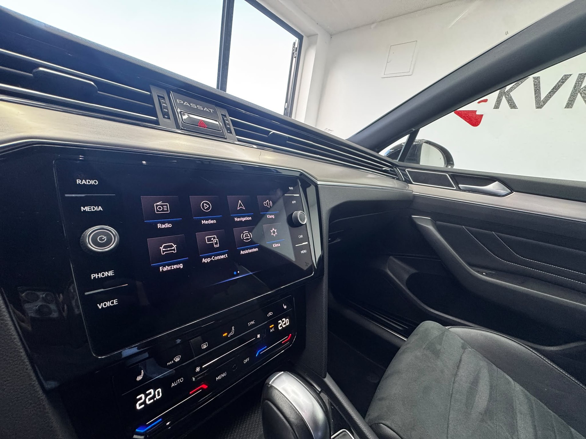 VW Passat 2.0 TDI BMT Elegance 4Motion DSG | AB SERVICE | 1 JAHR GARANTIE | CH-FAHRZEUG |-image-16