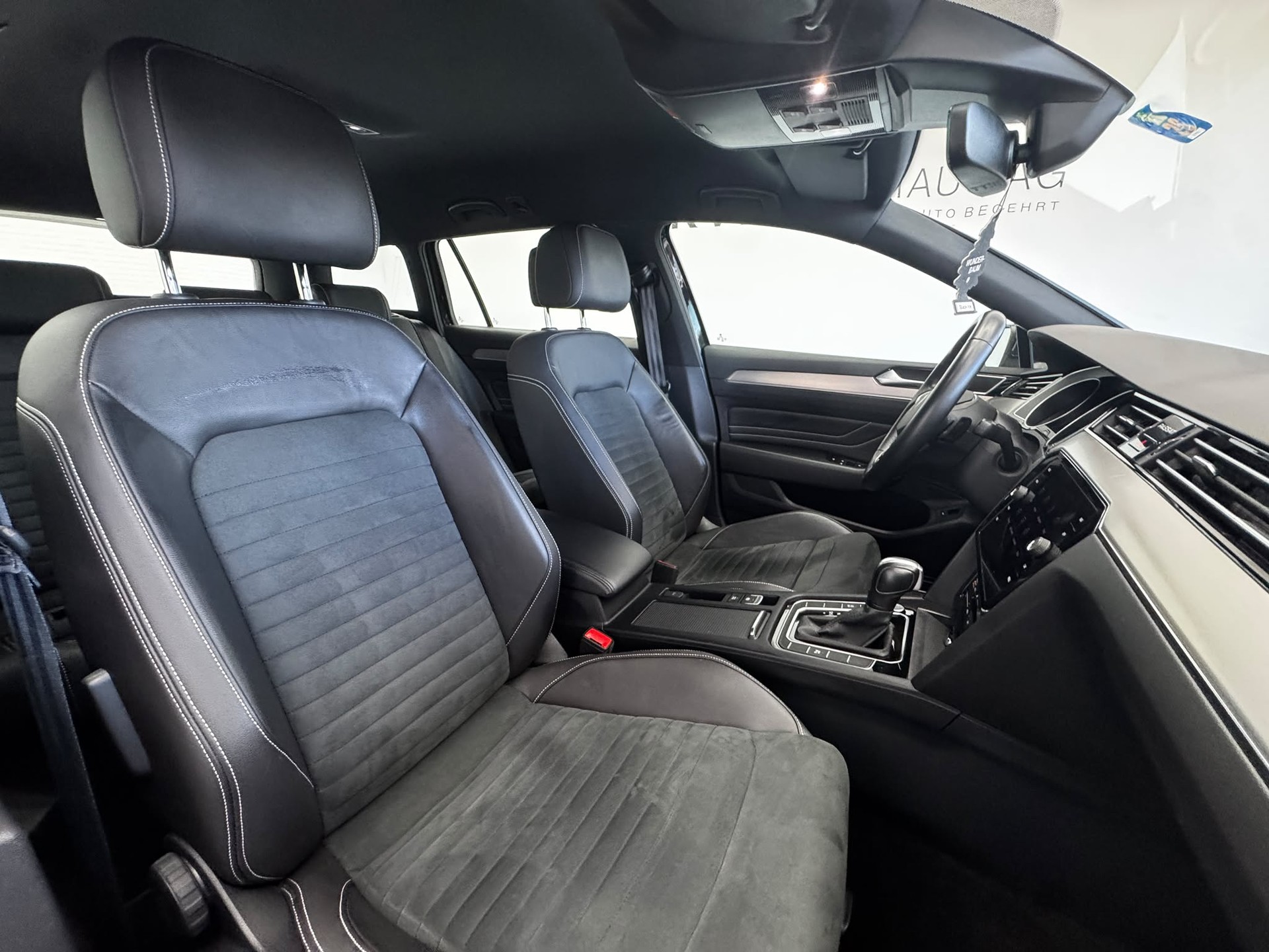 VW Passat 2.0 TDI BMT Elegance 4Motion DSG | AB SERVICE | 1 JAHR GARANTIE | CH-FAHRZEUG |-image-18