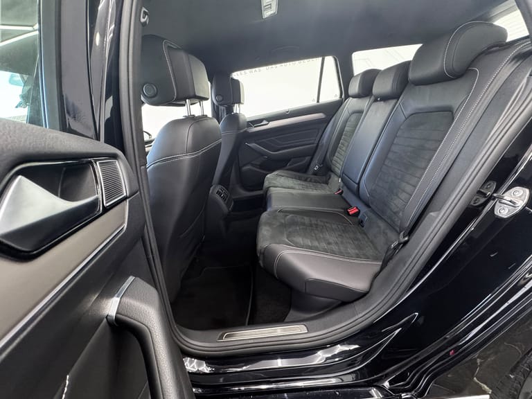 VW Passat 2.0 TDI BMT Elegance 4Motion DSG, foto 24 di 25