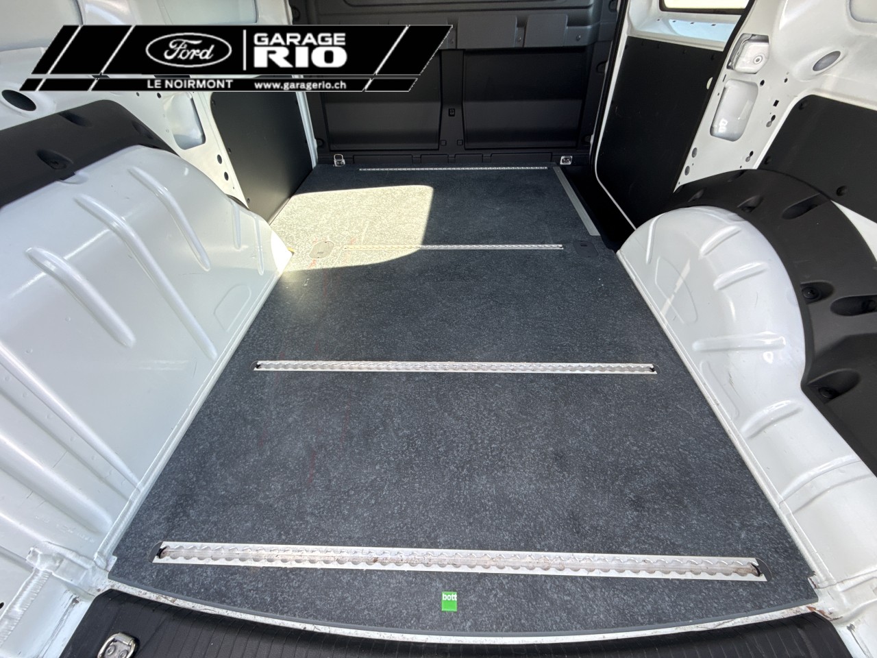 FORD Tra. Connect 2.0 Tre 4WD-image-9