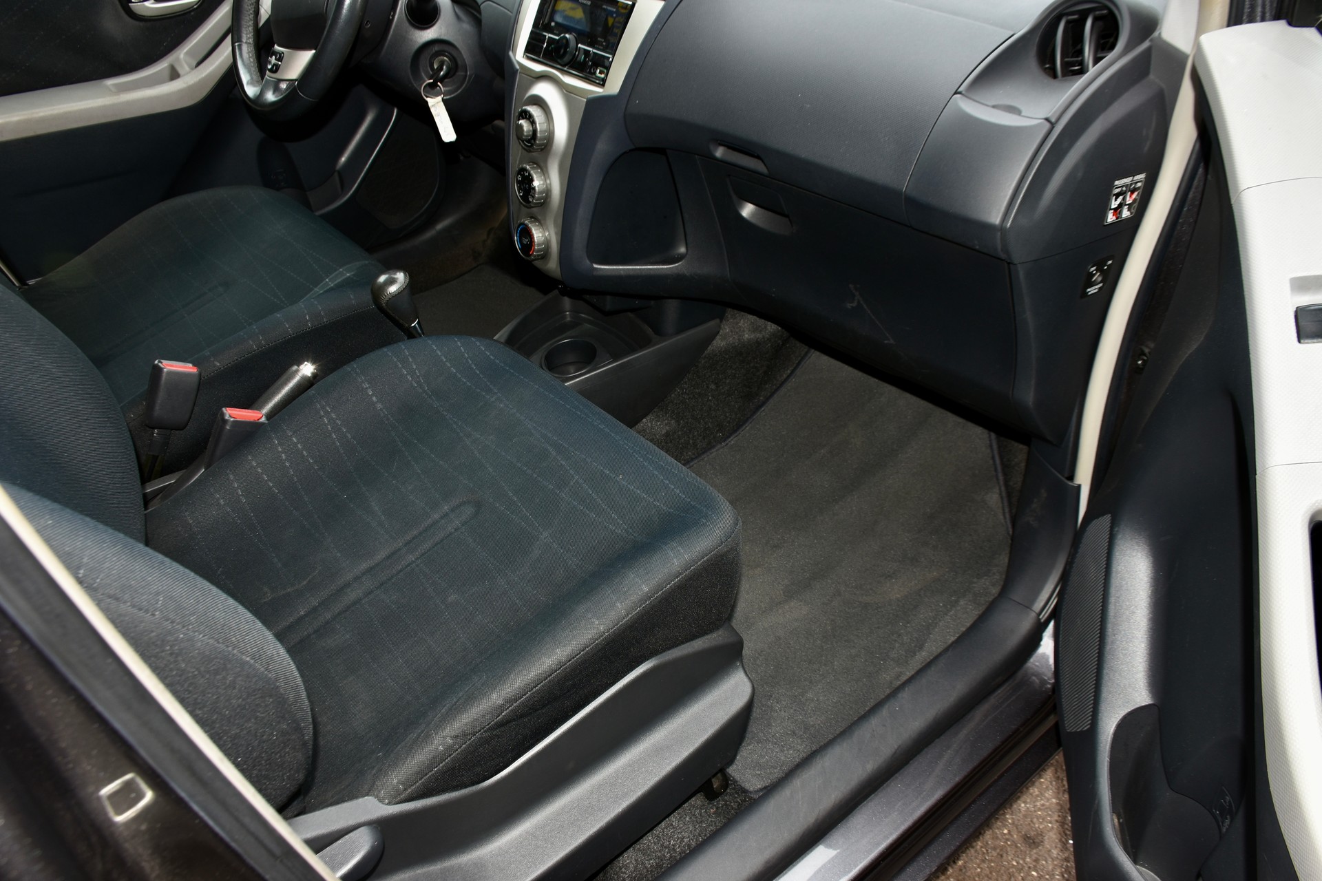 TOYOTA Yaris 1.3 City Multimode-image-4