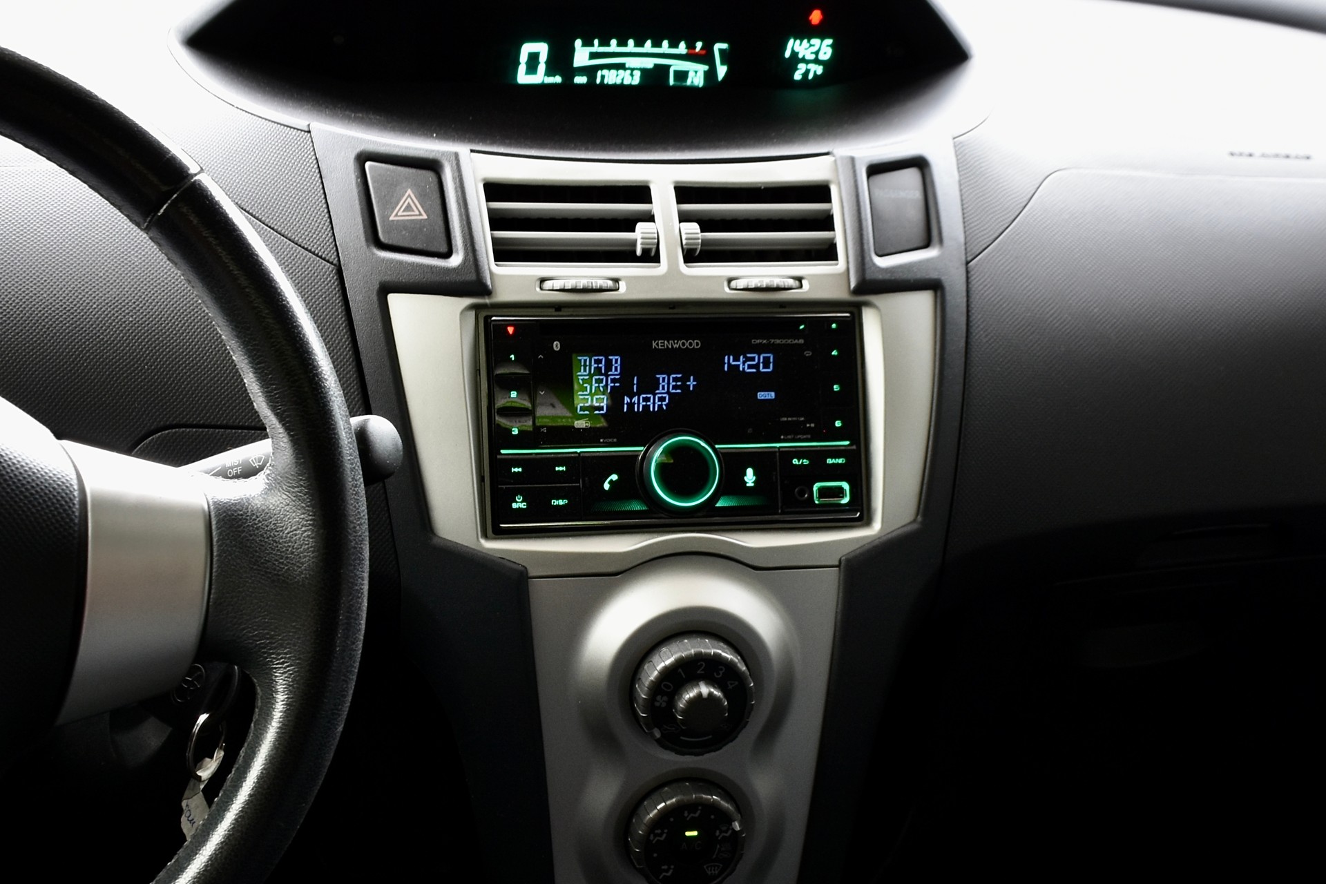 TOYOTA Yaris 1.3 City Multimode-image-8