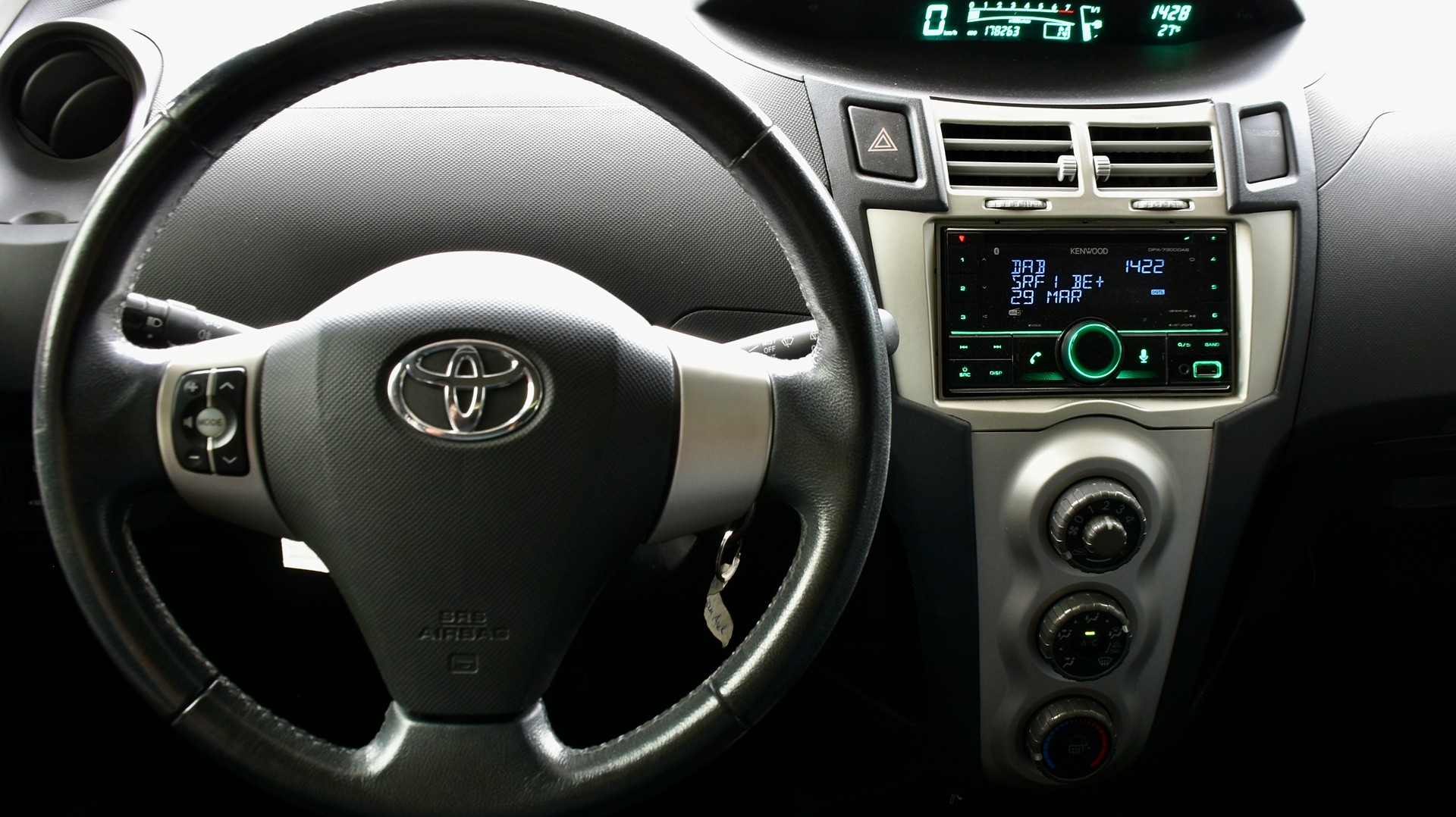 TOYOTA Yaris 1.3 City Multimode-image-7