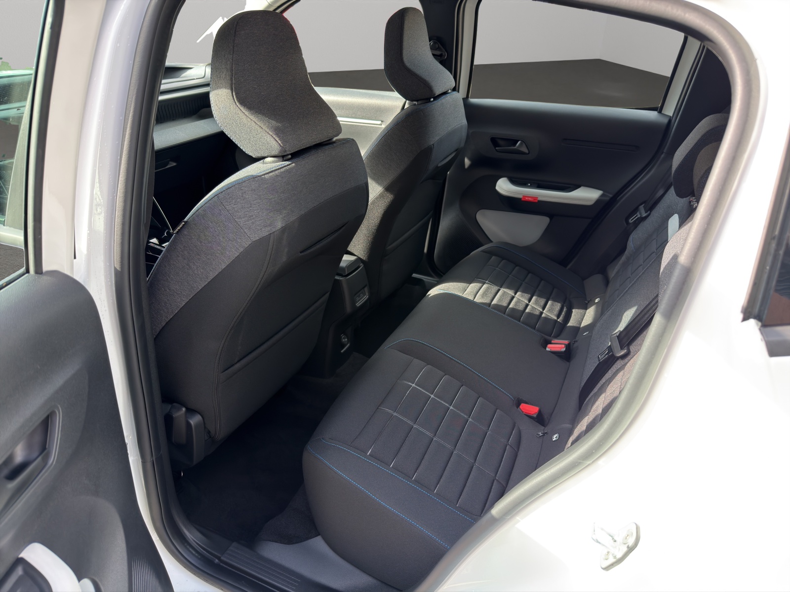 CITROEN C3 1.2 Hybrid Tonic+-image-4