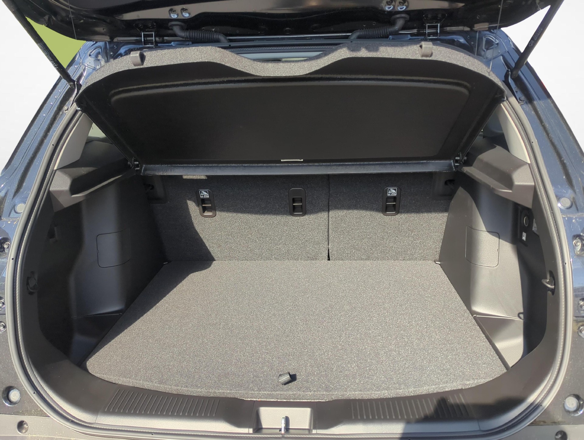 SUZUKI S-Cross 1.4 T Sakura Top Hybrid 4x4-image-11