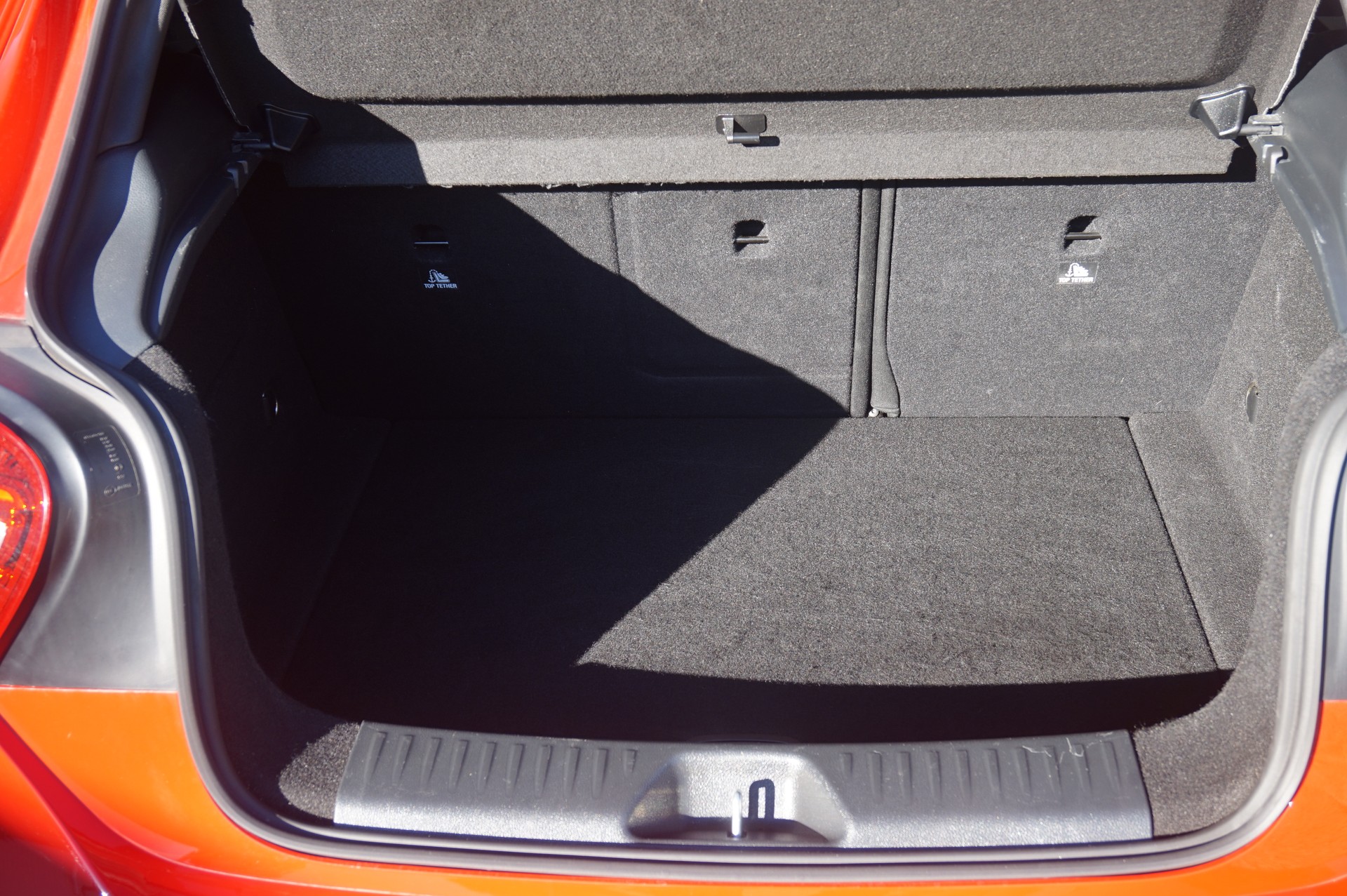MERCEDES-BENZ A 200 AMG Line 7G-DCT-image-12