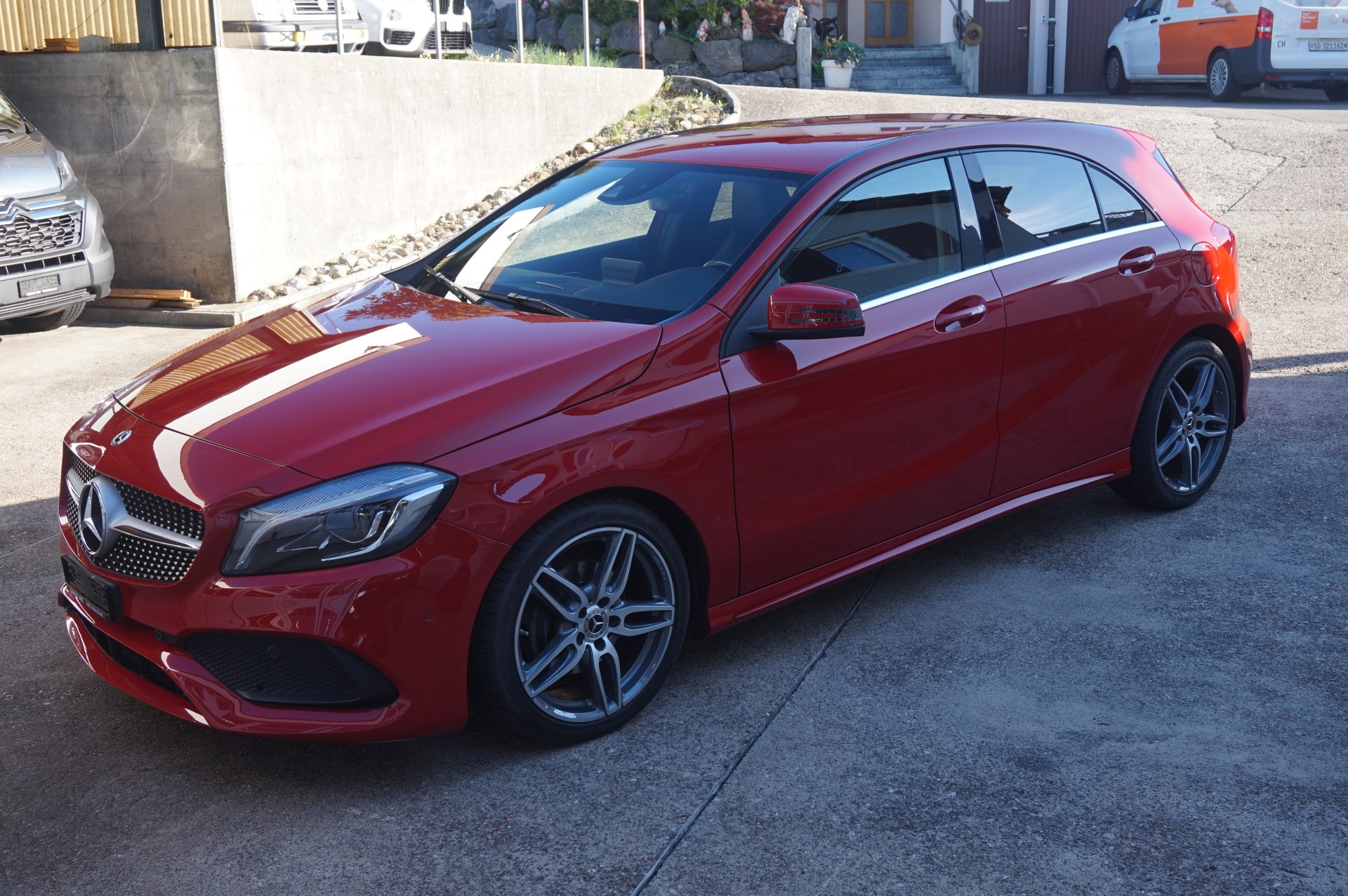 MERCEDES-BENZ A 200 AMG Line 7G-DCT-image-2