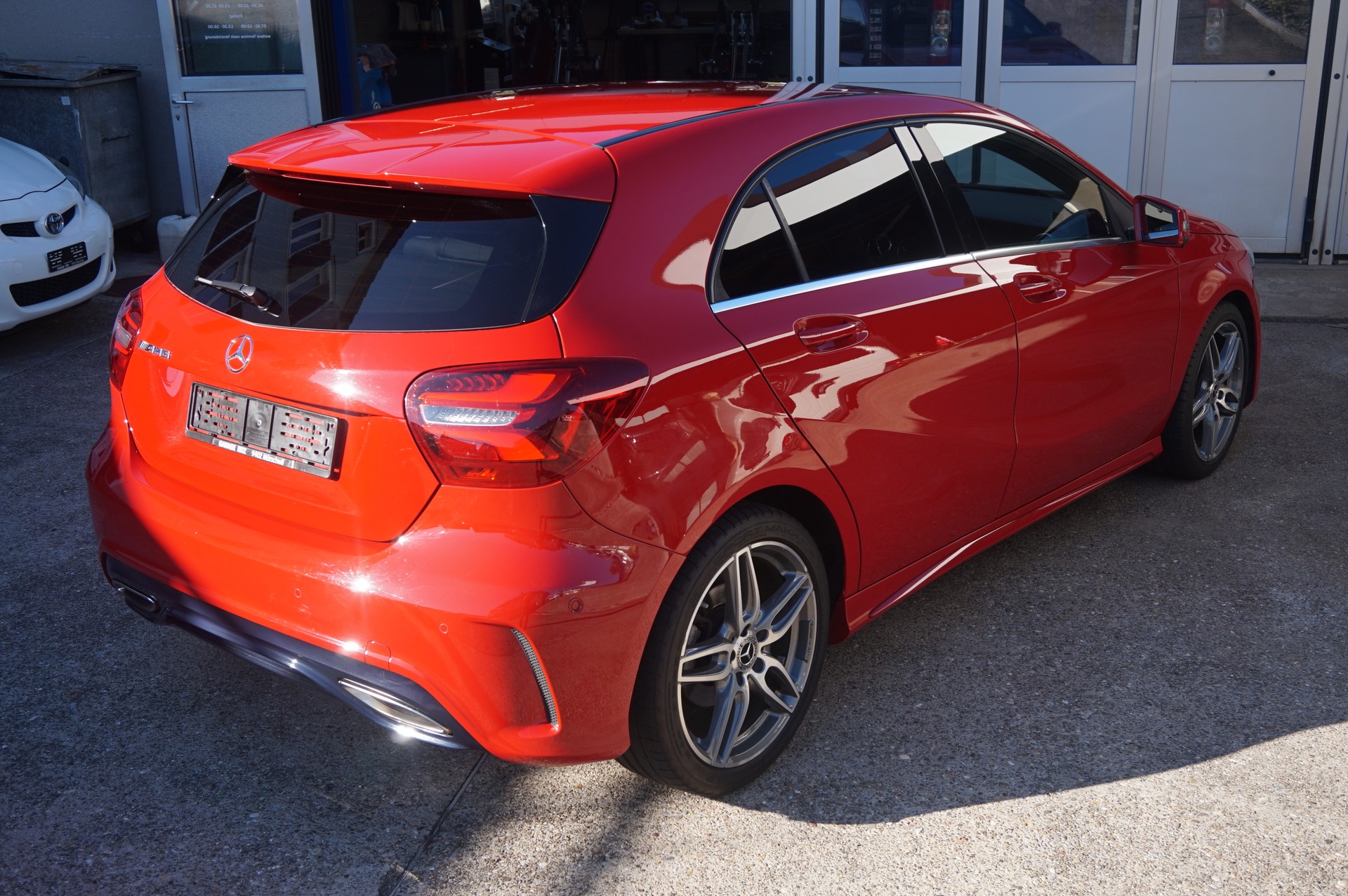 MERCEDES-BENZ A 200 AMG Line 7G-DCT-image-4