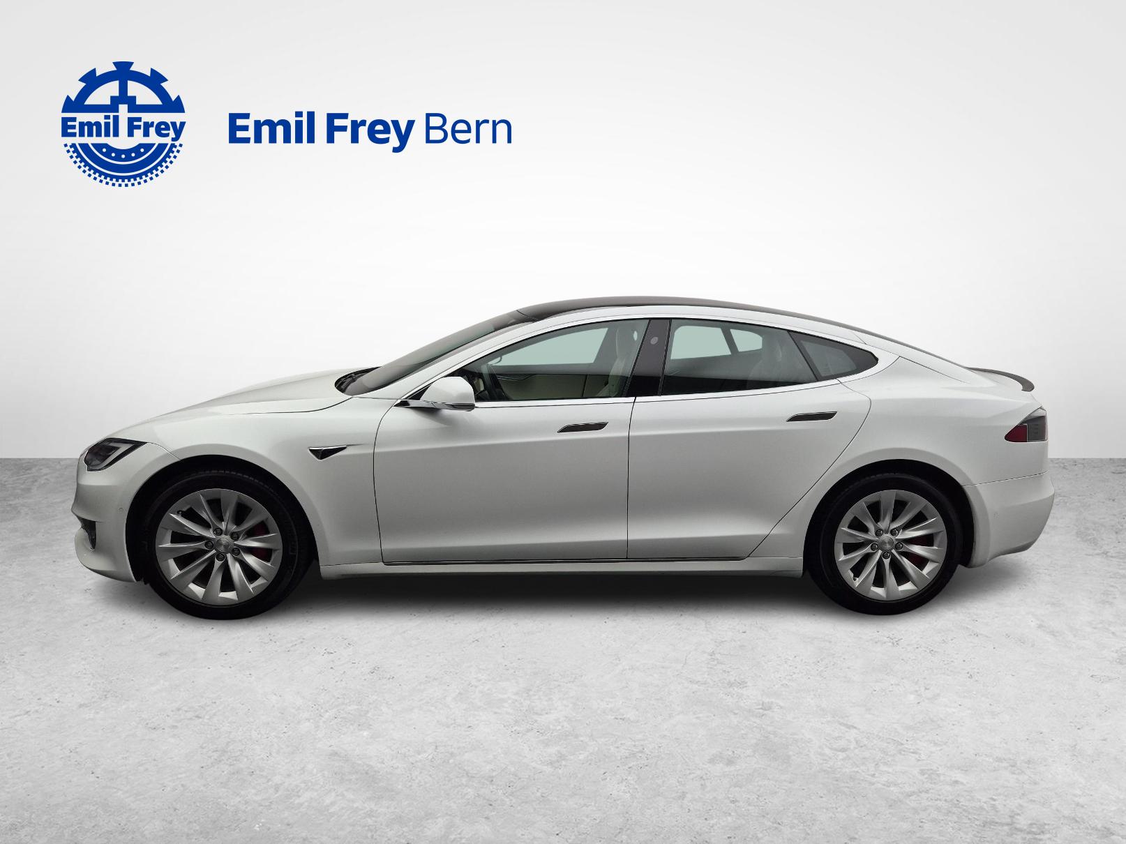 TESLA Model S Performance mit 814PS-showroom-element-2