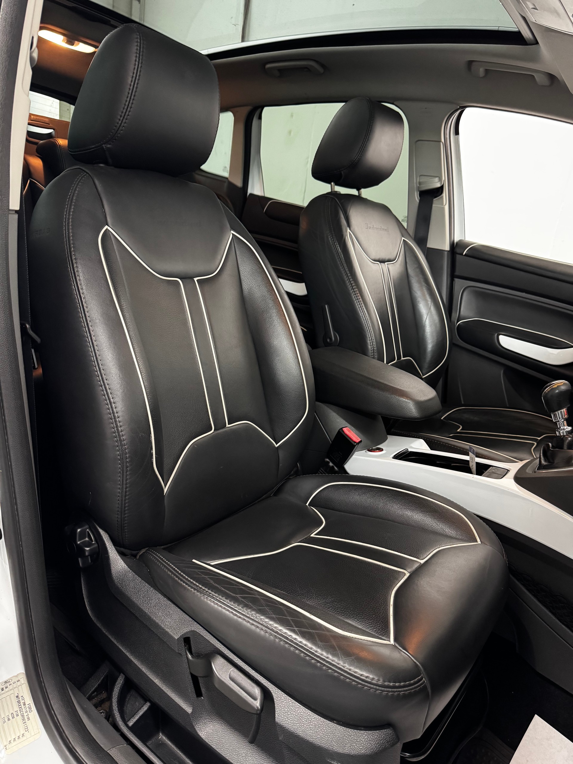 FORD Kuga 2.0 TDCi Carving 4WD-image-18
