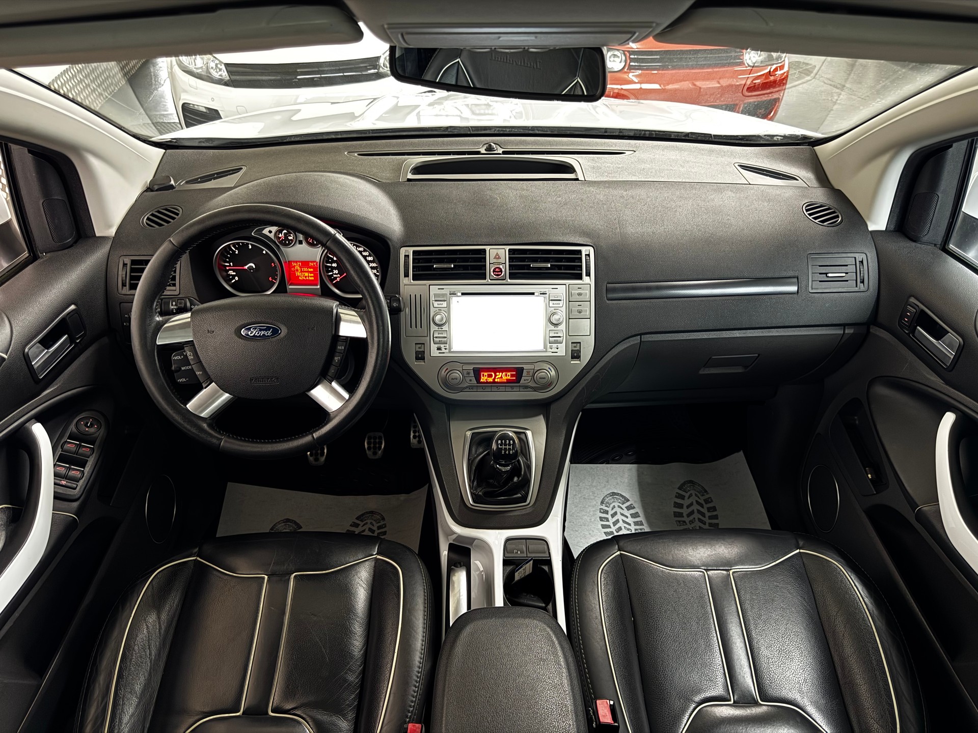 FORD Kuga 2.0 TDCi Carving 4WD-image-14