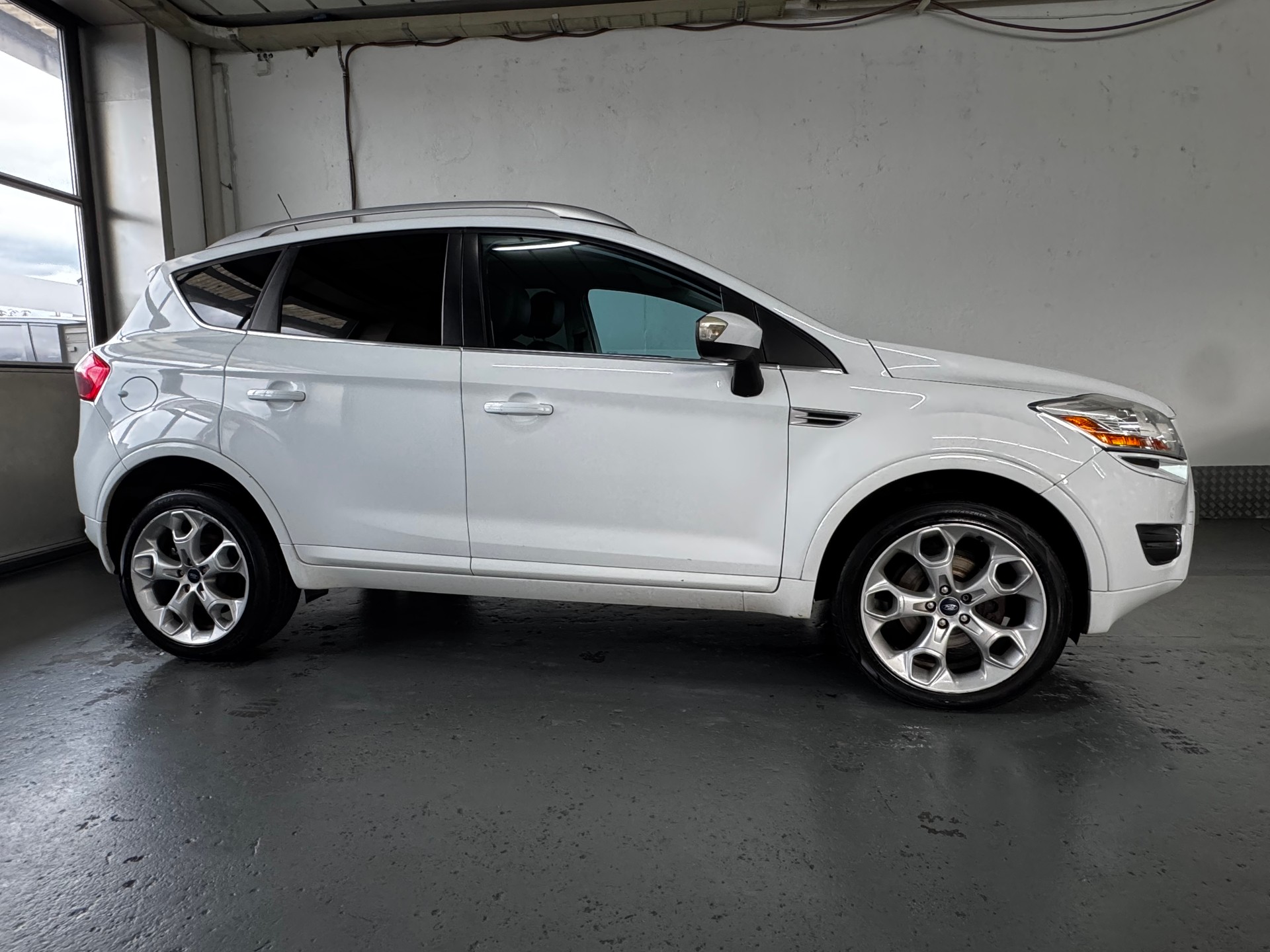 FORD Kuga 2.0 TDCi Carving 4WD-image-6