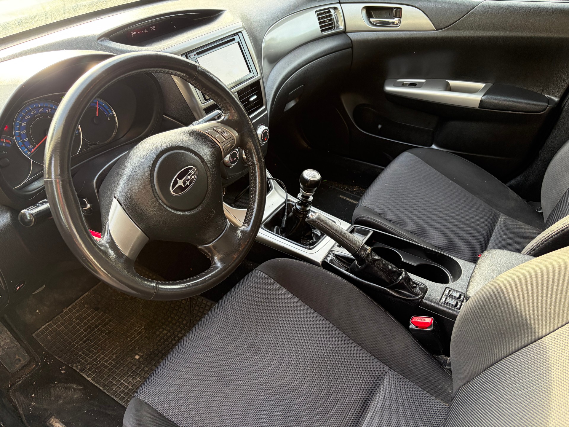 SUBARU Impreza 2.0D Limited S-image-9