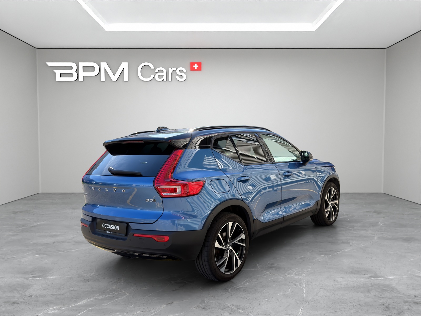 VOLVO XC40 2.0 B5 MH R-Design AWD-showroom-element-3