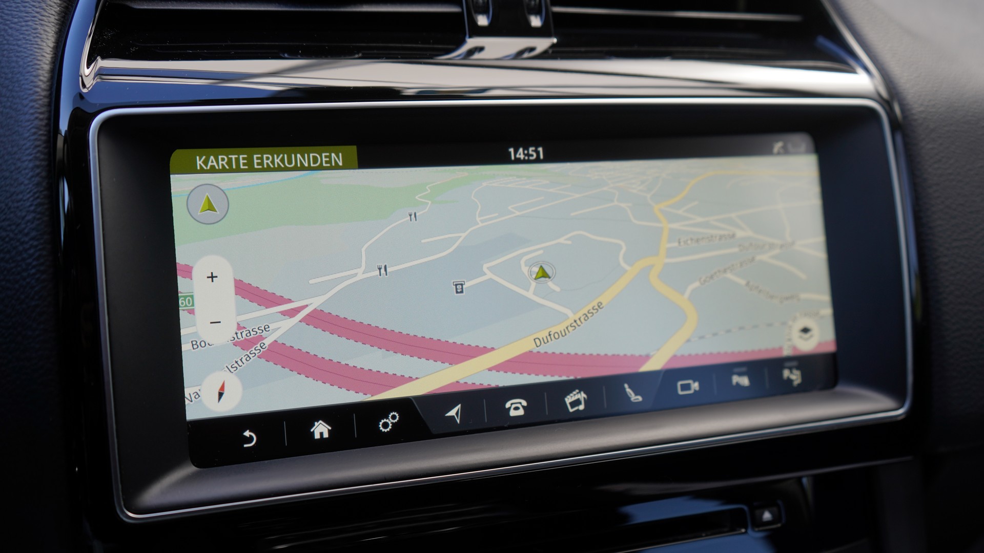 JAGUAR F-Pace 2.0d Portfolio AWD Automatik-image-10