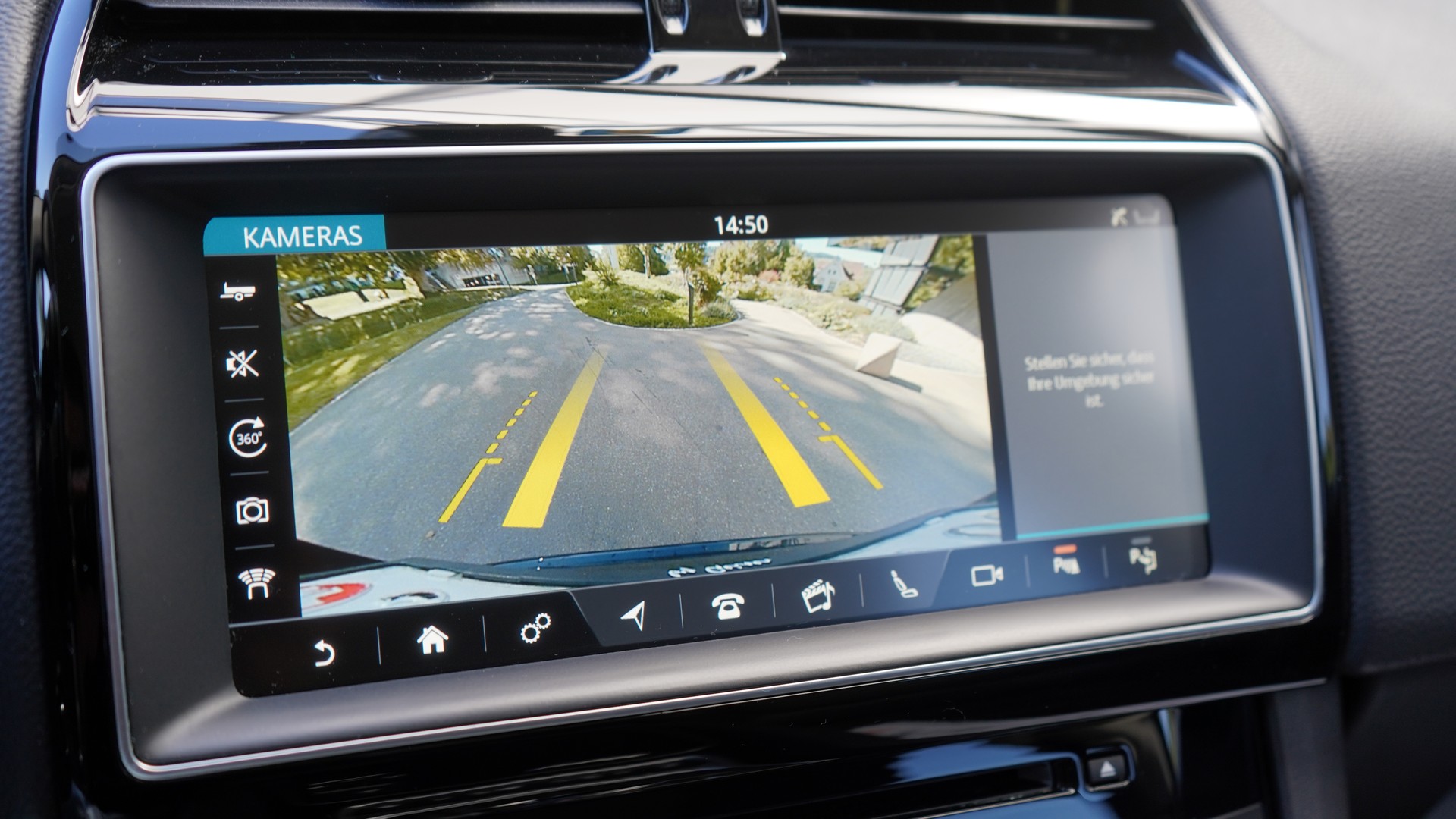 JAGUAR F-Pace 2.0d Portfolio AWD Automatik-image-9