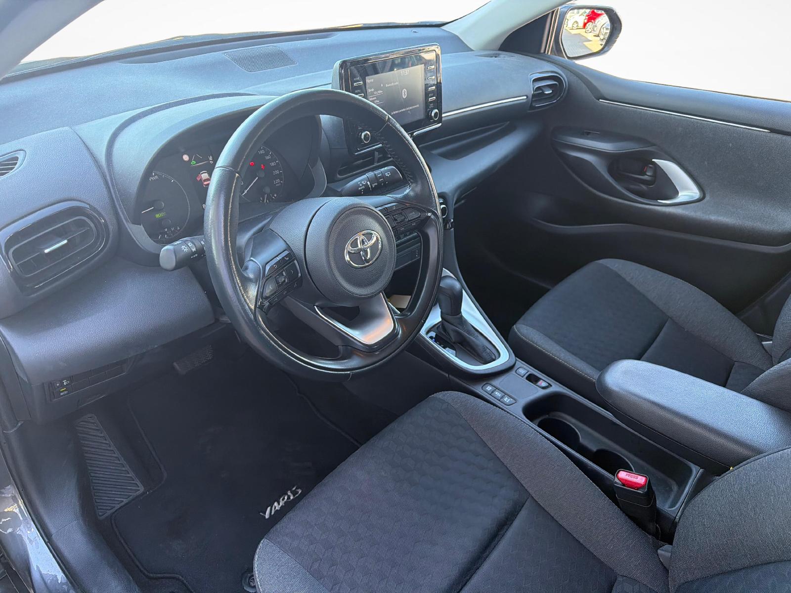 TOYOTA Yaris 1.5 VVT-i HSD Comfort-image-8