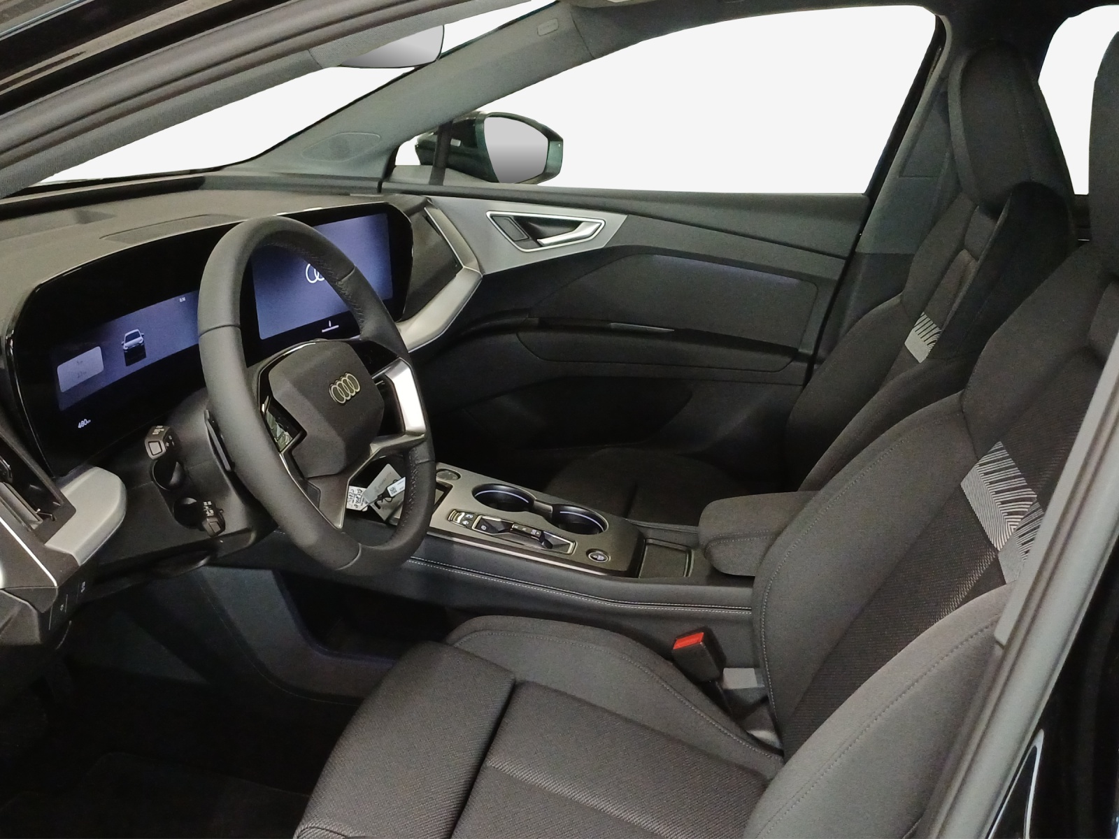 AUDI Q4 e-tron SUV performance Attraction-image-7