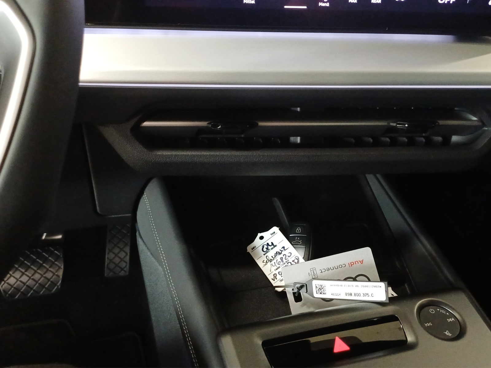 AUDI Q4 e-tron SUV performance Attraction-image-10