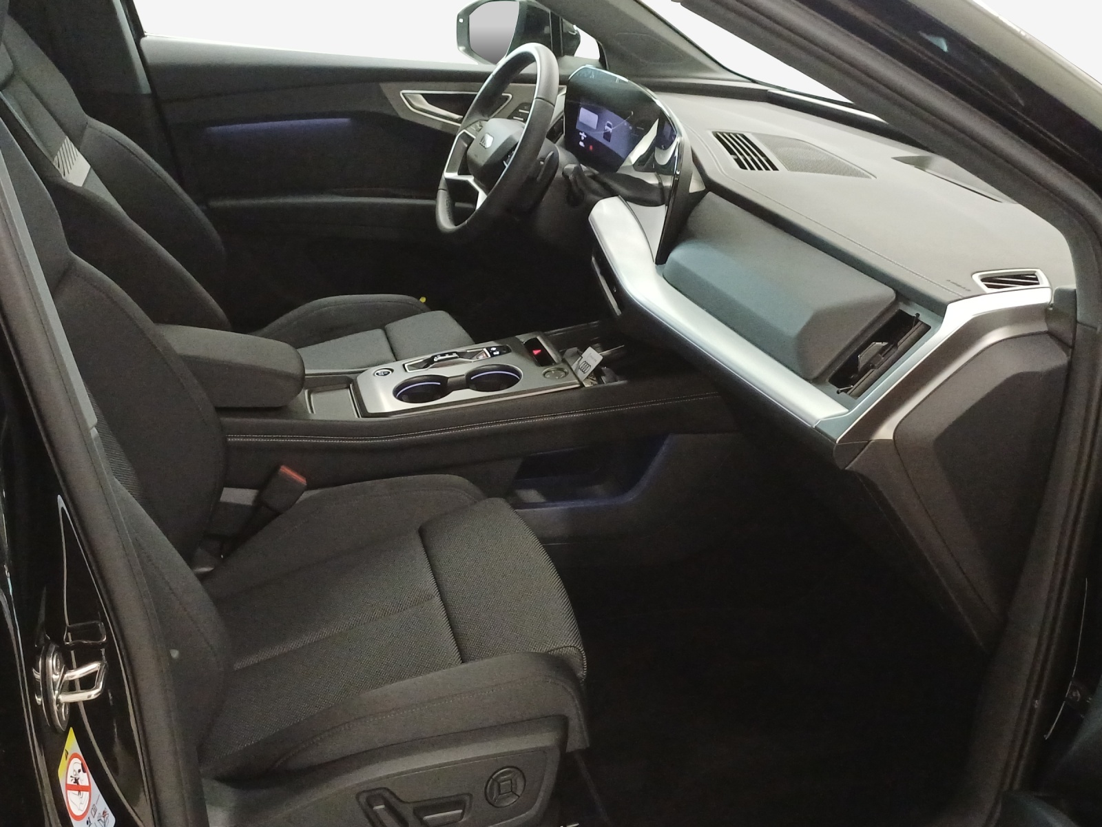 AUDI Q4 e-tron SUV performance Attraction-image-15