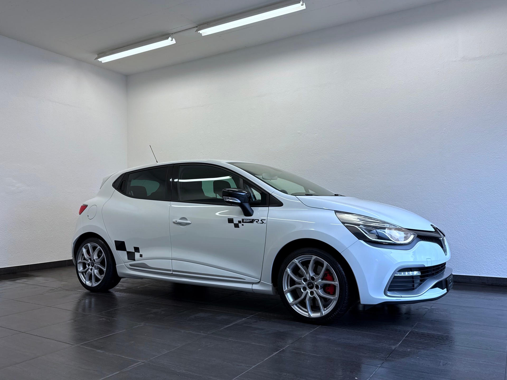 RENAULT Clio 1.6 T RS 200 EDC