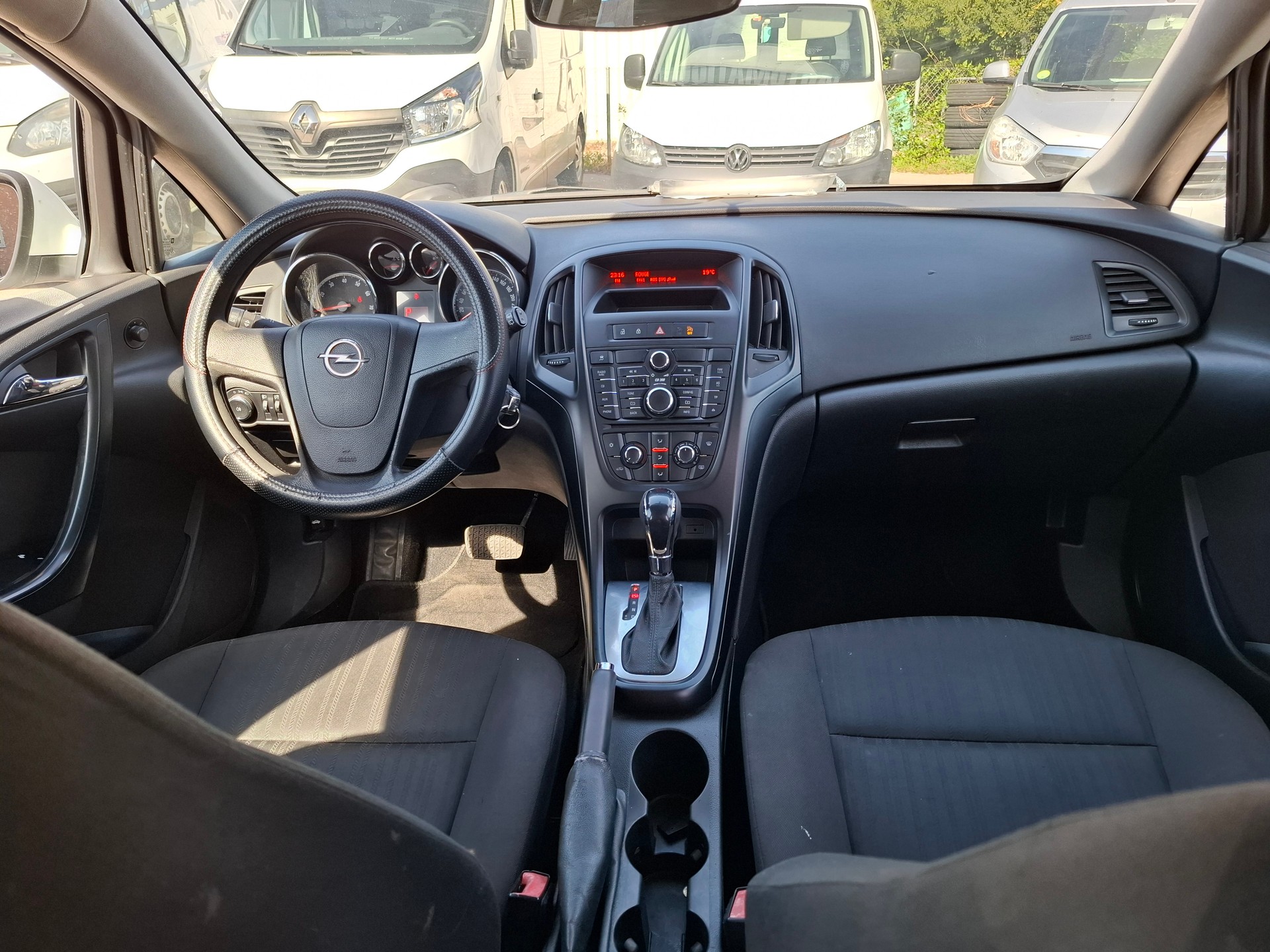 OPEL Astra SportsTourer 1.6i 16V Automatic-image-8