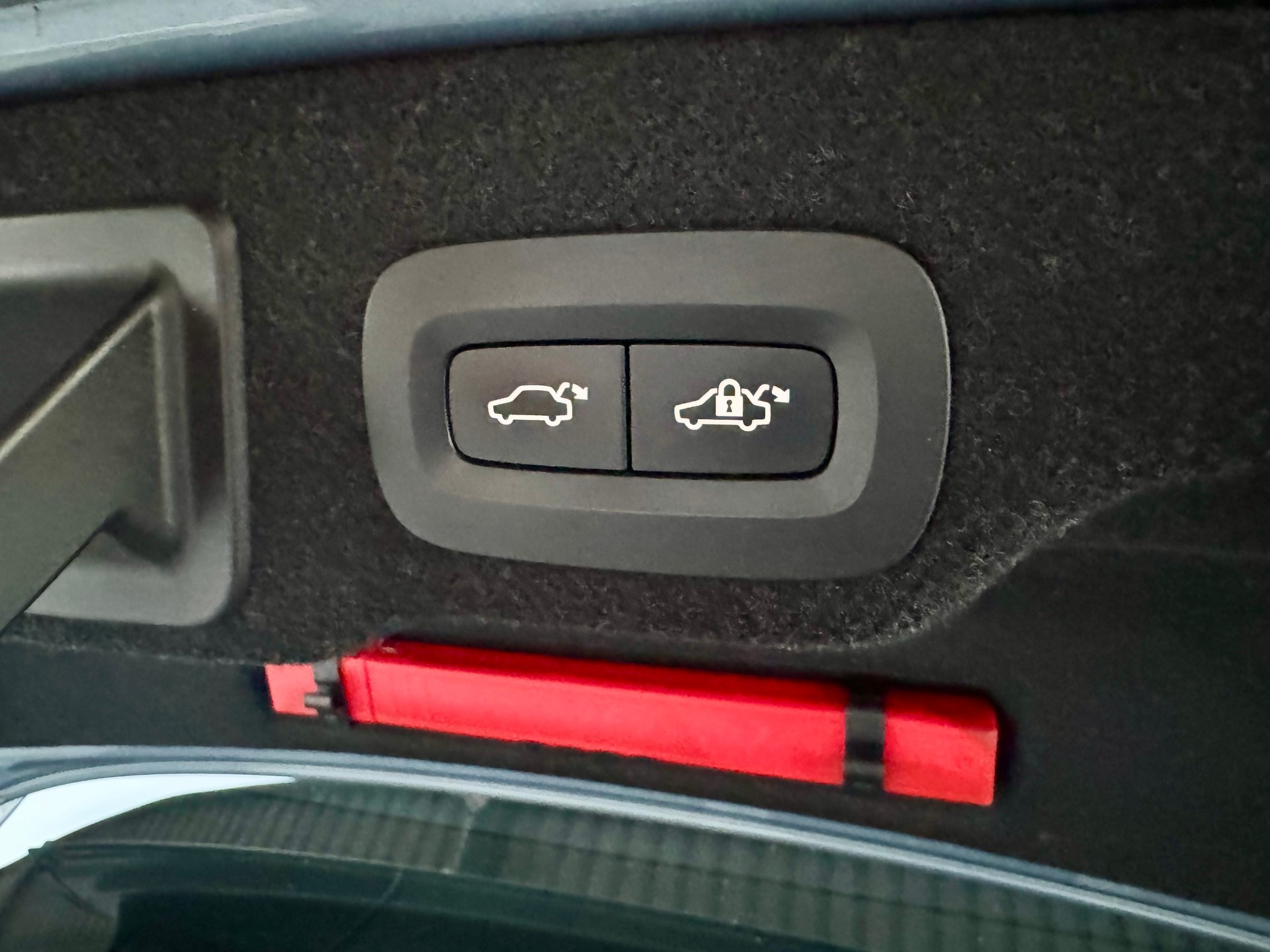 VOLVO S90 T8 eAWD Twin Engine Inscription Geartronic ** VOLLAUSSTATTUNG **-image-18