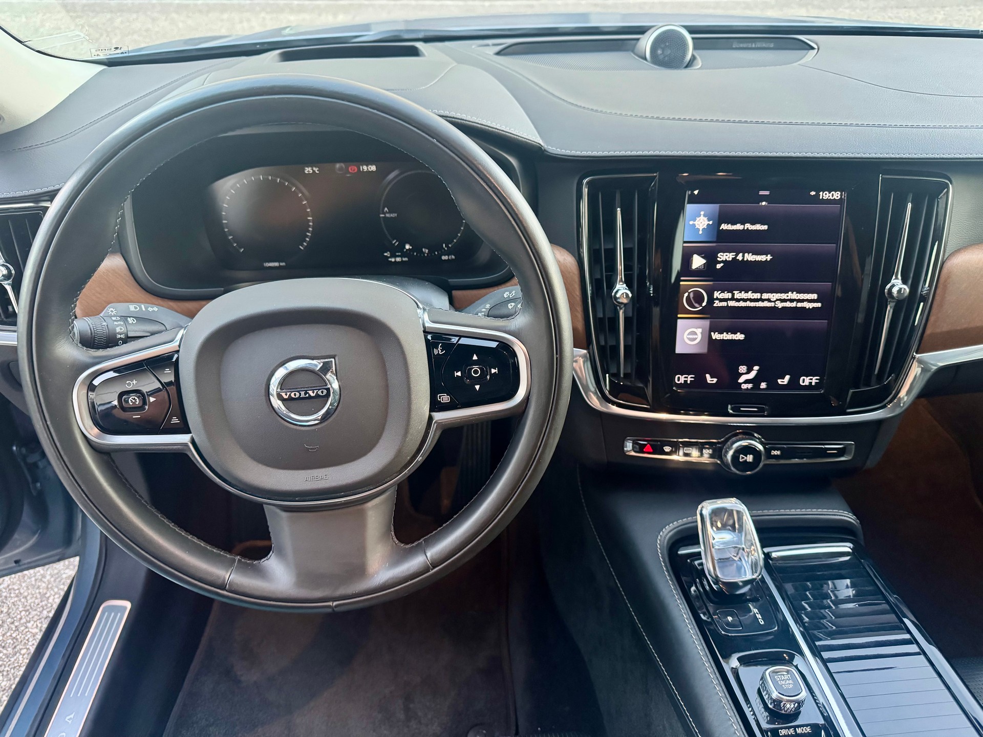 VOLVO S90 T8 eAWD Twin Engine Inscription Geartronic ** VOLLAUSSTATTUNG **-image-9