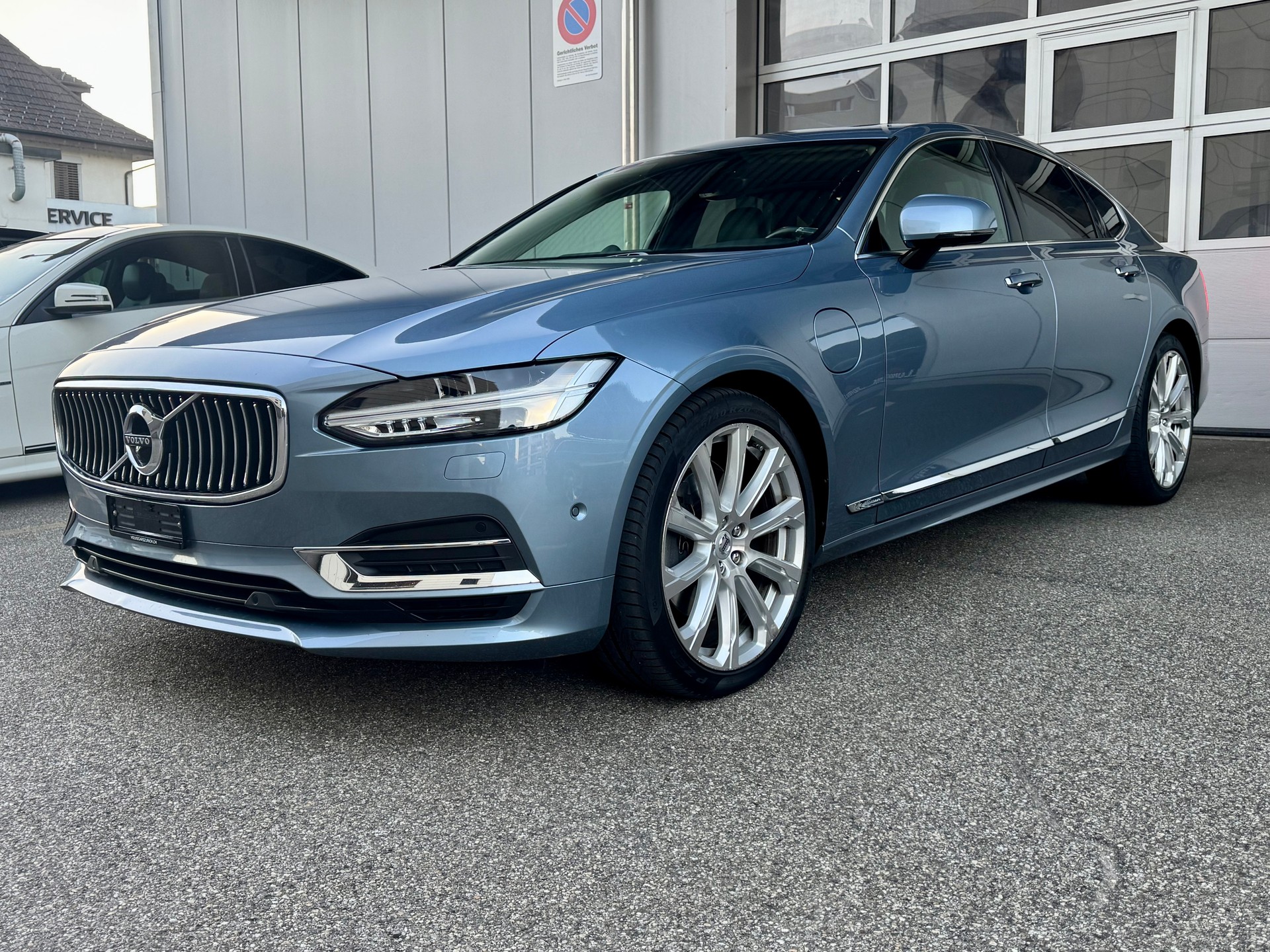 VOLVO S90 T8 eAWD Twin Engine Inscription Geartronic ** VOLLAUSSTATTUNG **-image-1