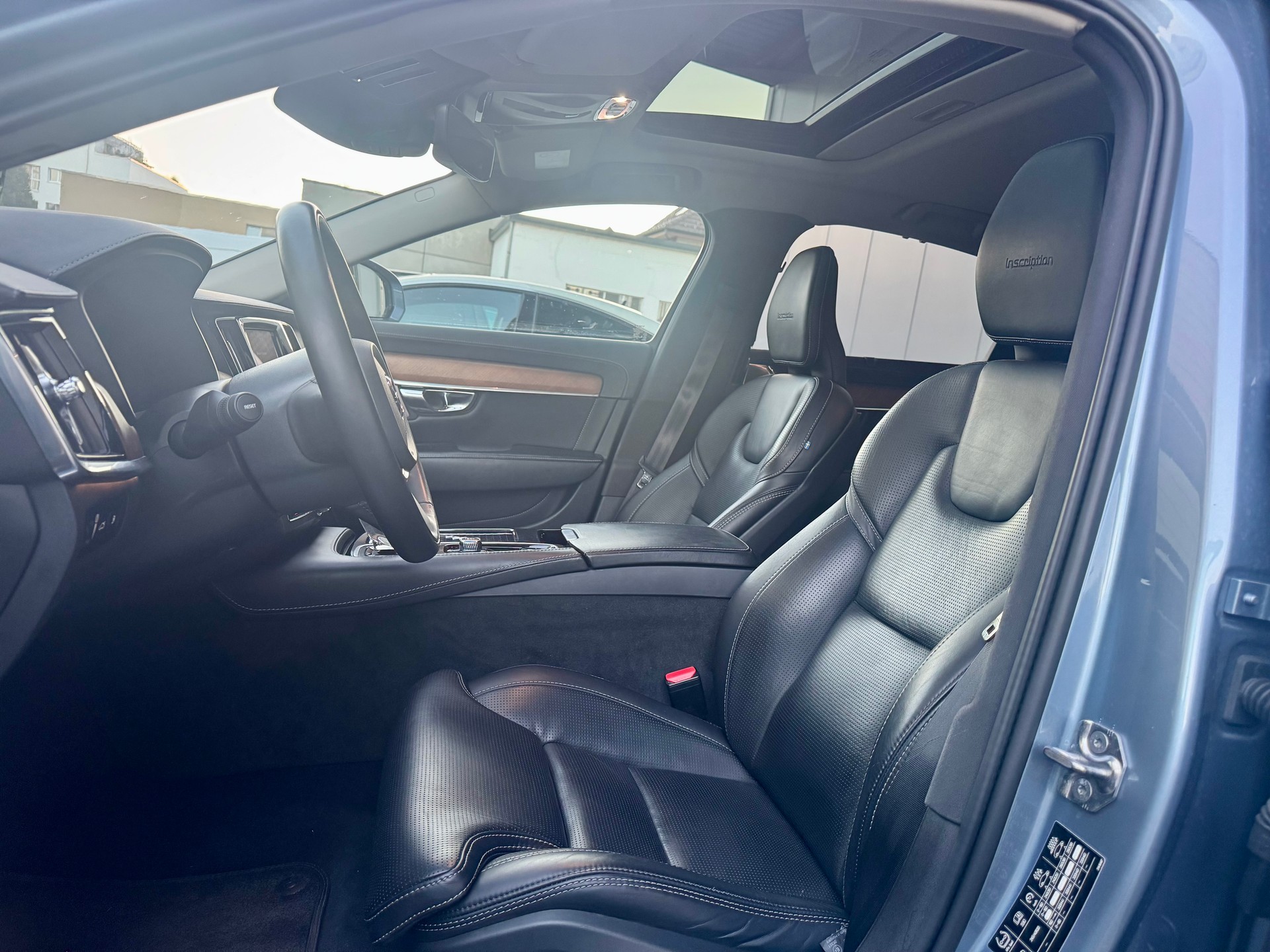 VOLVO S90 T8 eAWD Twin Engine Inscription Geartronic ** VOLLAUSSTATTUNG **-image-6