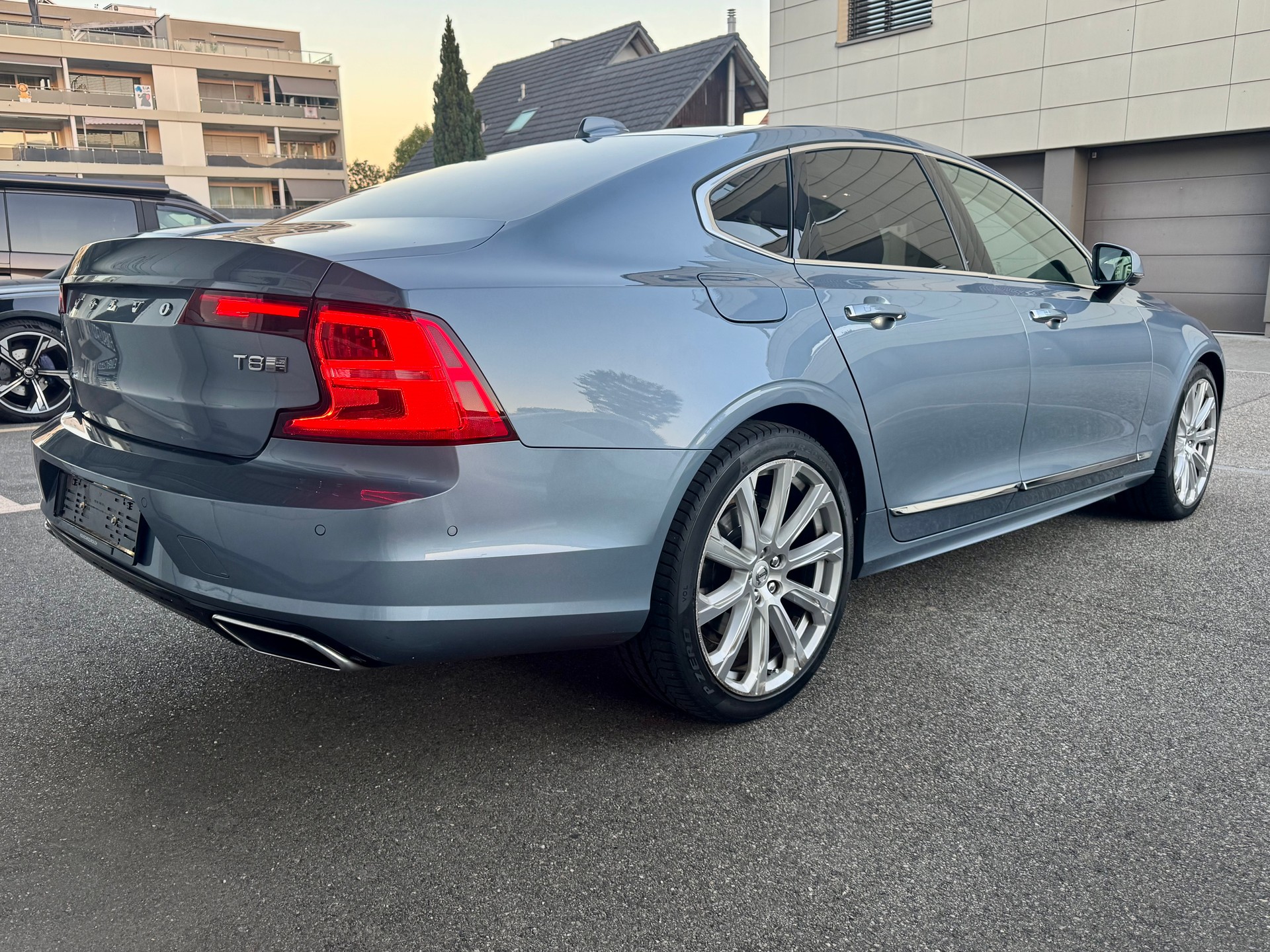 VOLVO S90 T8 eAWD Twin Engine Inscription Geartronic ** VOLLAUSSTATTUNG **-image-3
