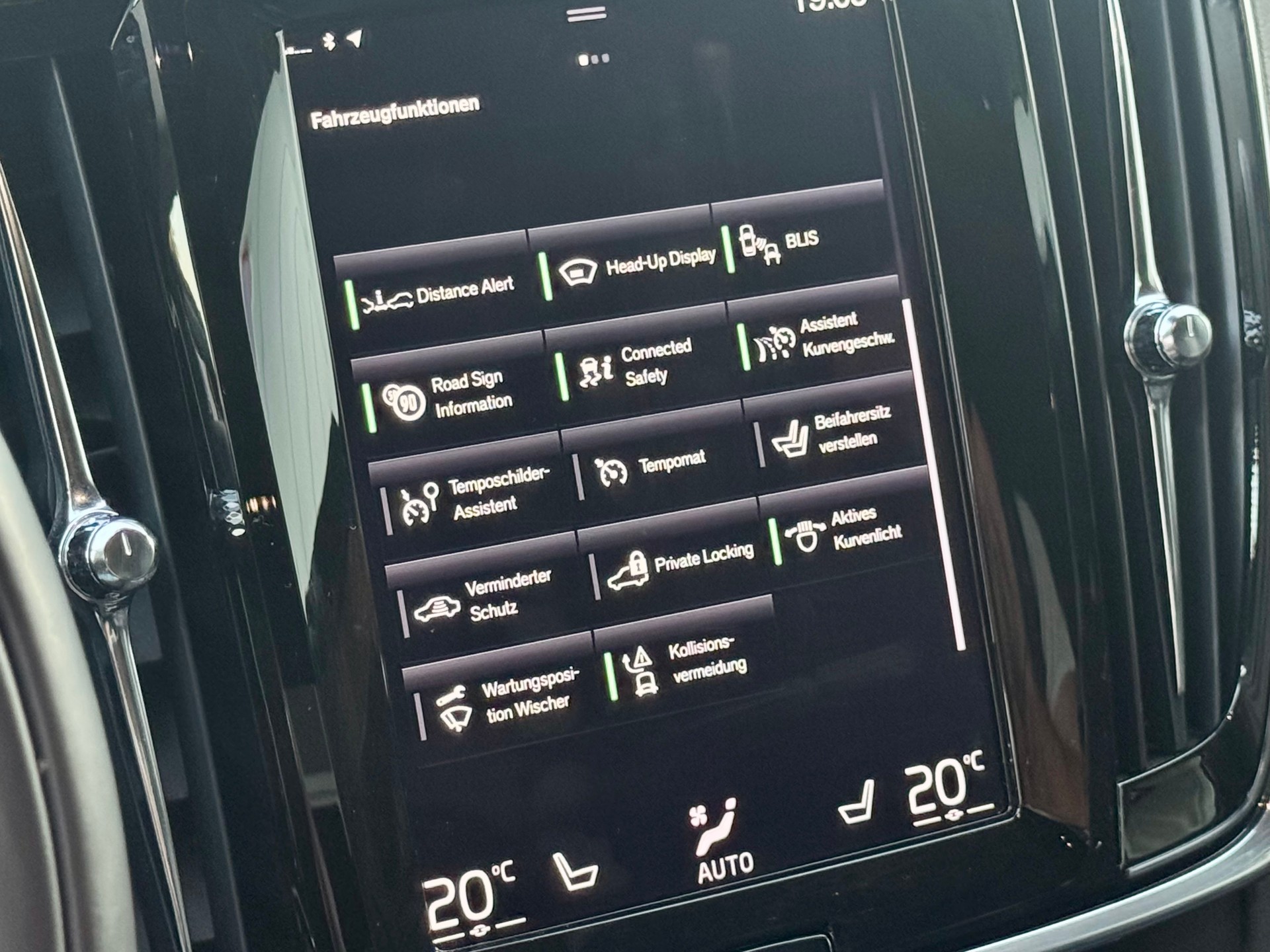 VOLVO S90 T8 eAWD Twin Engine Inscription Geartronic ** VOLLAUSSTATTUNG **-image-11