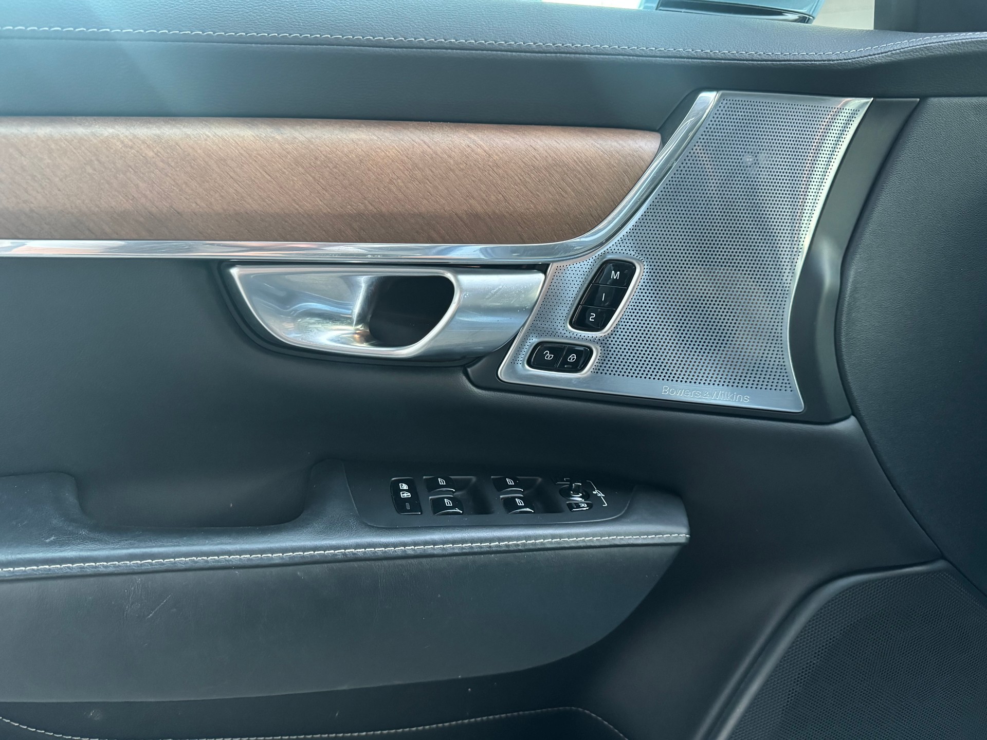VOLVO S90 T8 eAWD Twin Engine Inscription Geartronic ** VOLLAUSSTATTUNG **-image-7
