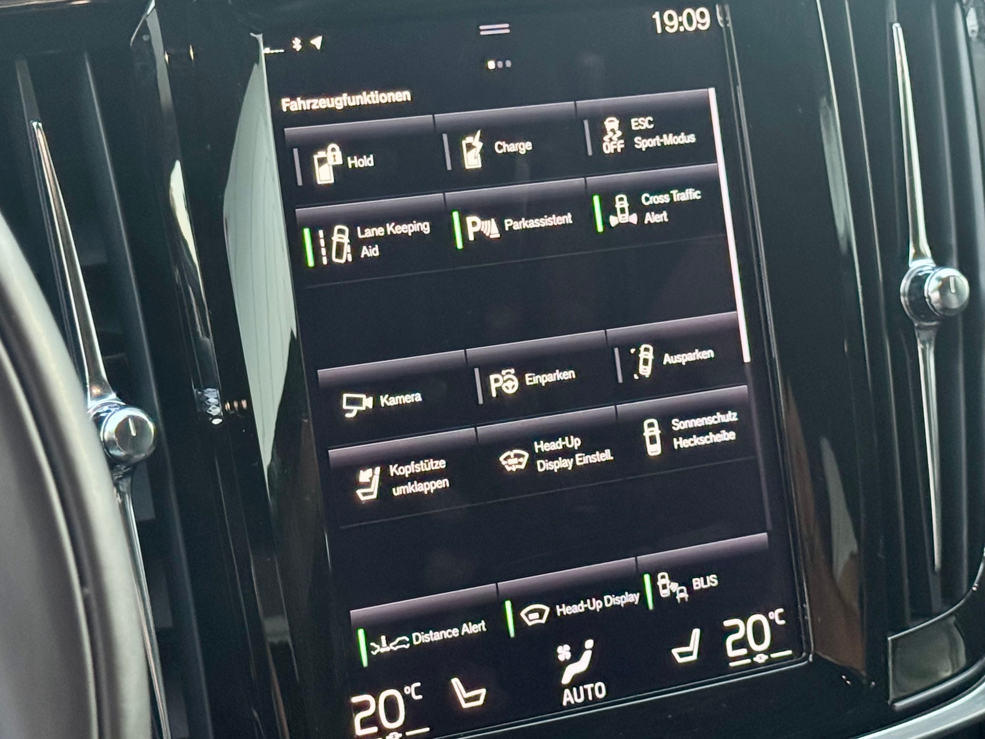 VOLVO S90 T8 eAWD Twin Engine Inscription Geartronic ** VOLLAUSSTATTUNG **-image-12