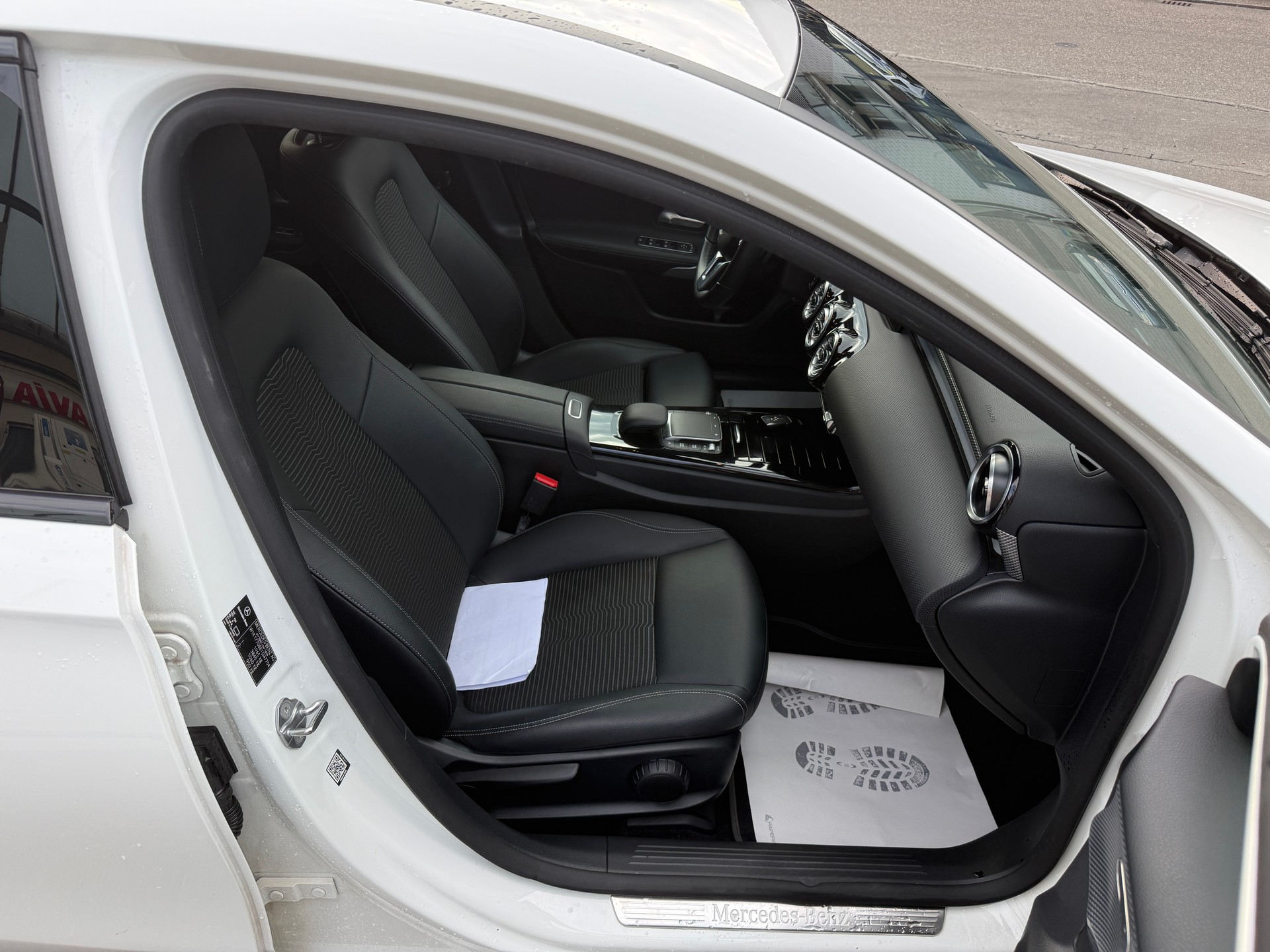 MERCEDES-BENZ A 200 4Matic Progressive 8G-DCT-image-7