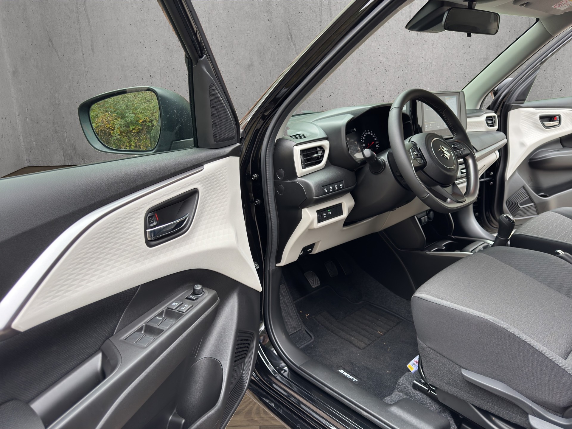 SUZUKI Swift 1.2 Compact Top Hybrid 4x4-image-15